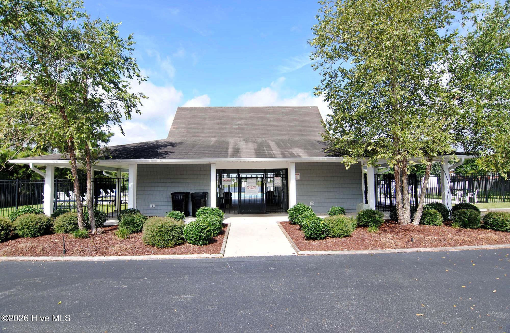 100567881 | Photo 46