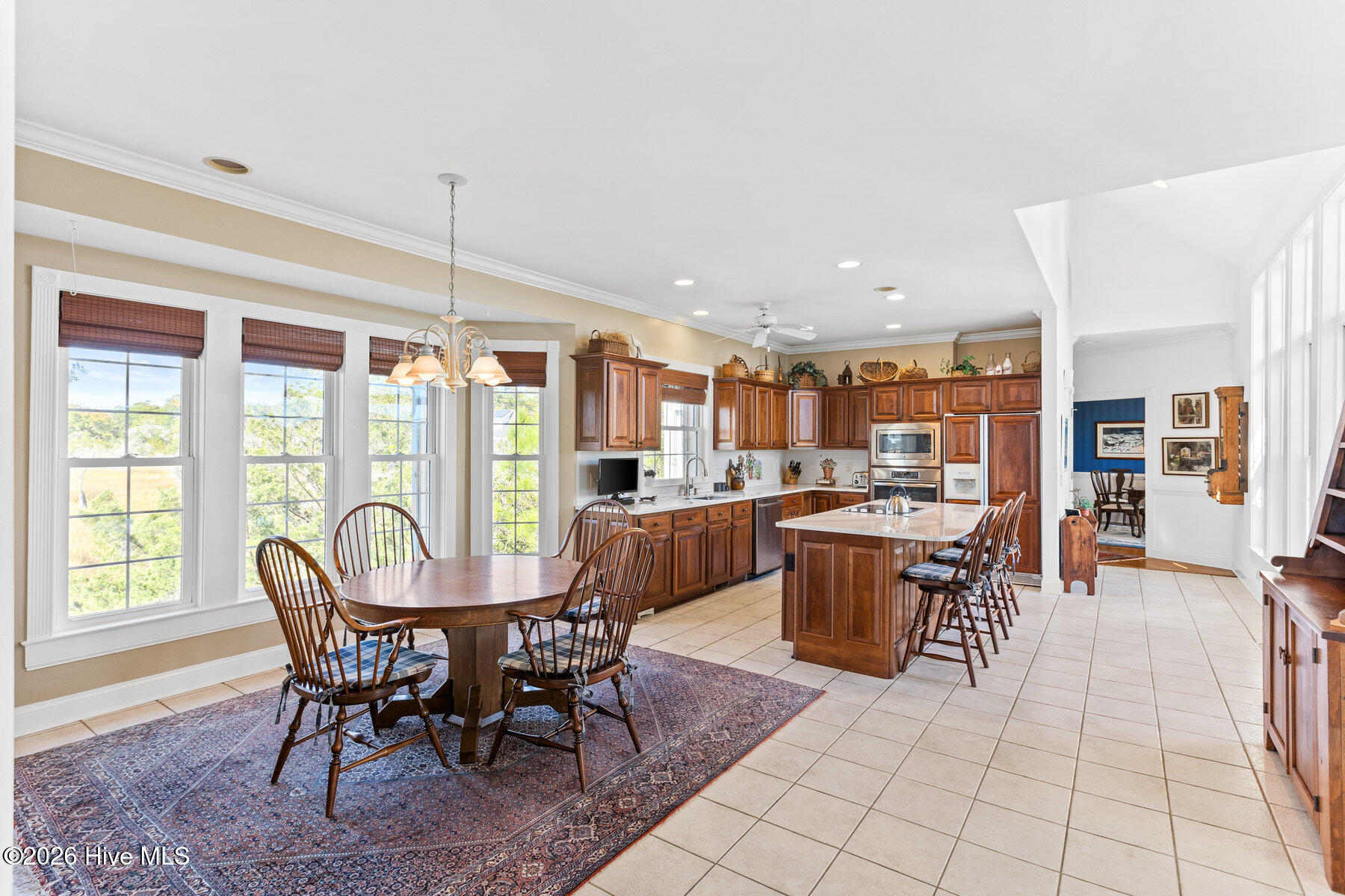 100558042 | Photo 21