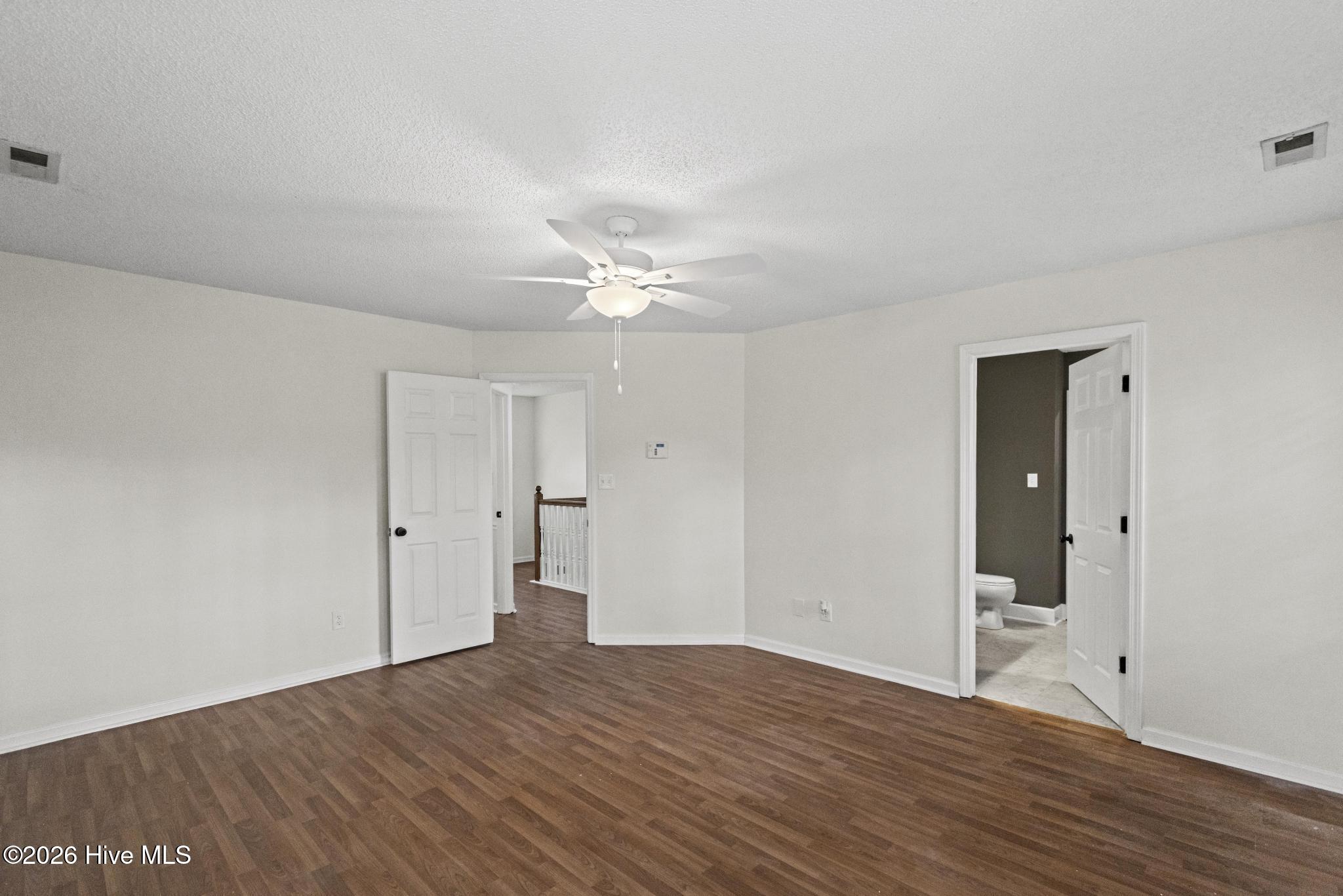 100548531 | Photo 21