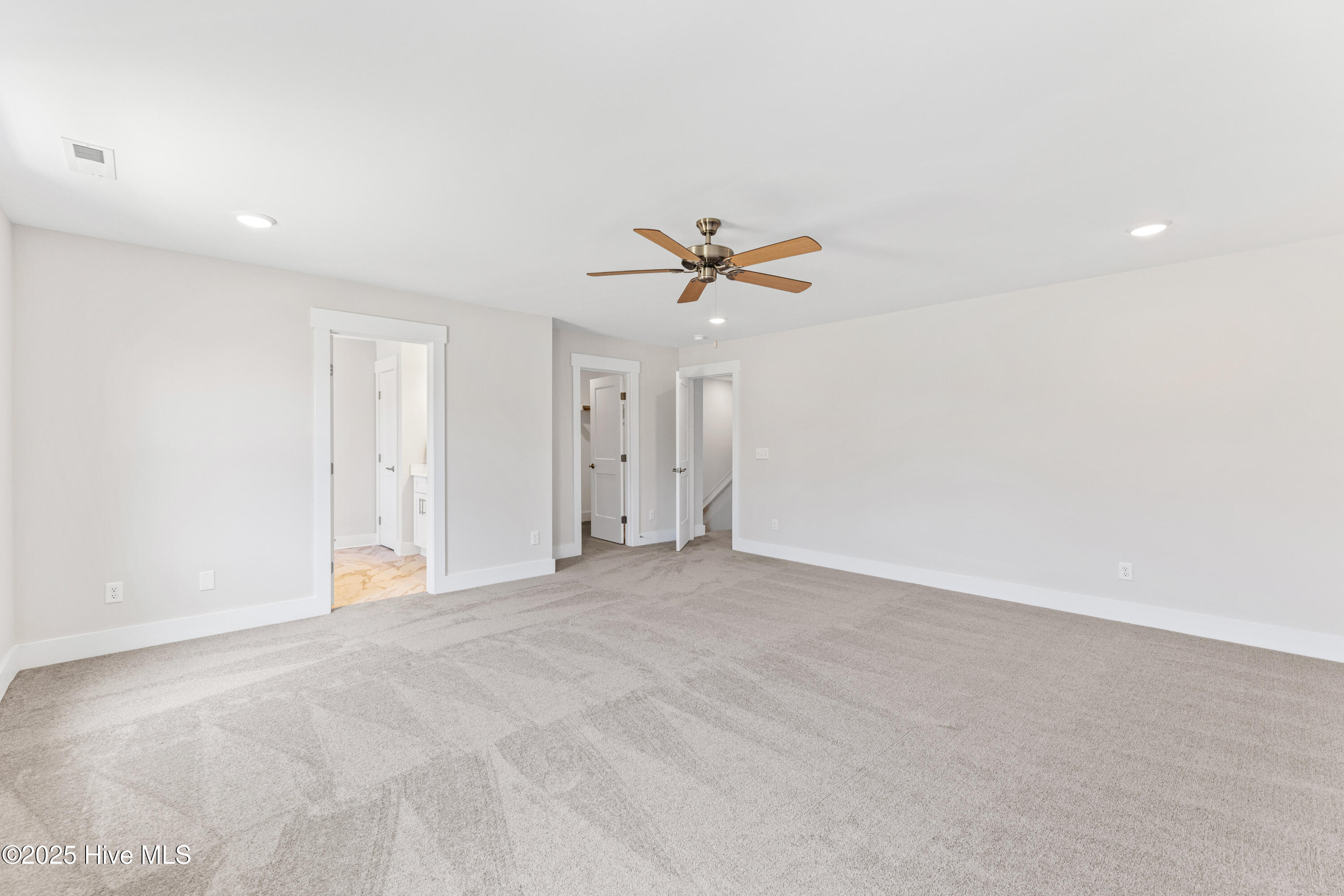 100559546 | Photo 12