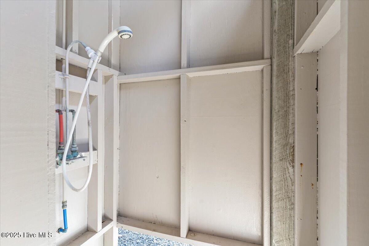 100520015 | Photo 44