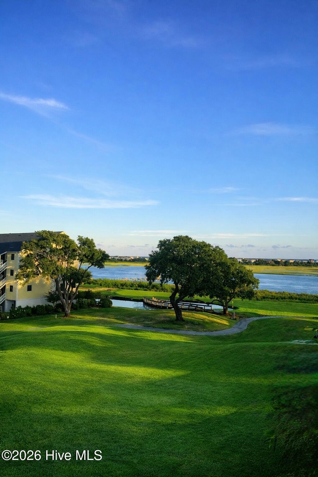 100549023 | Photo 44