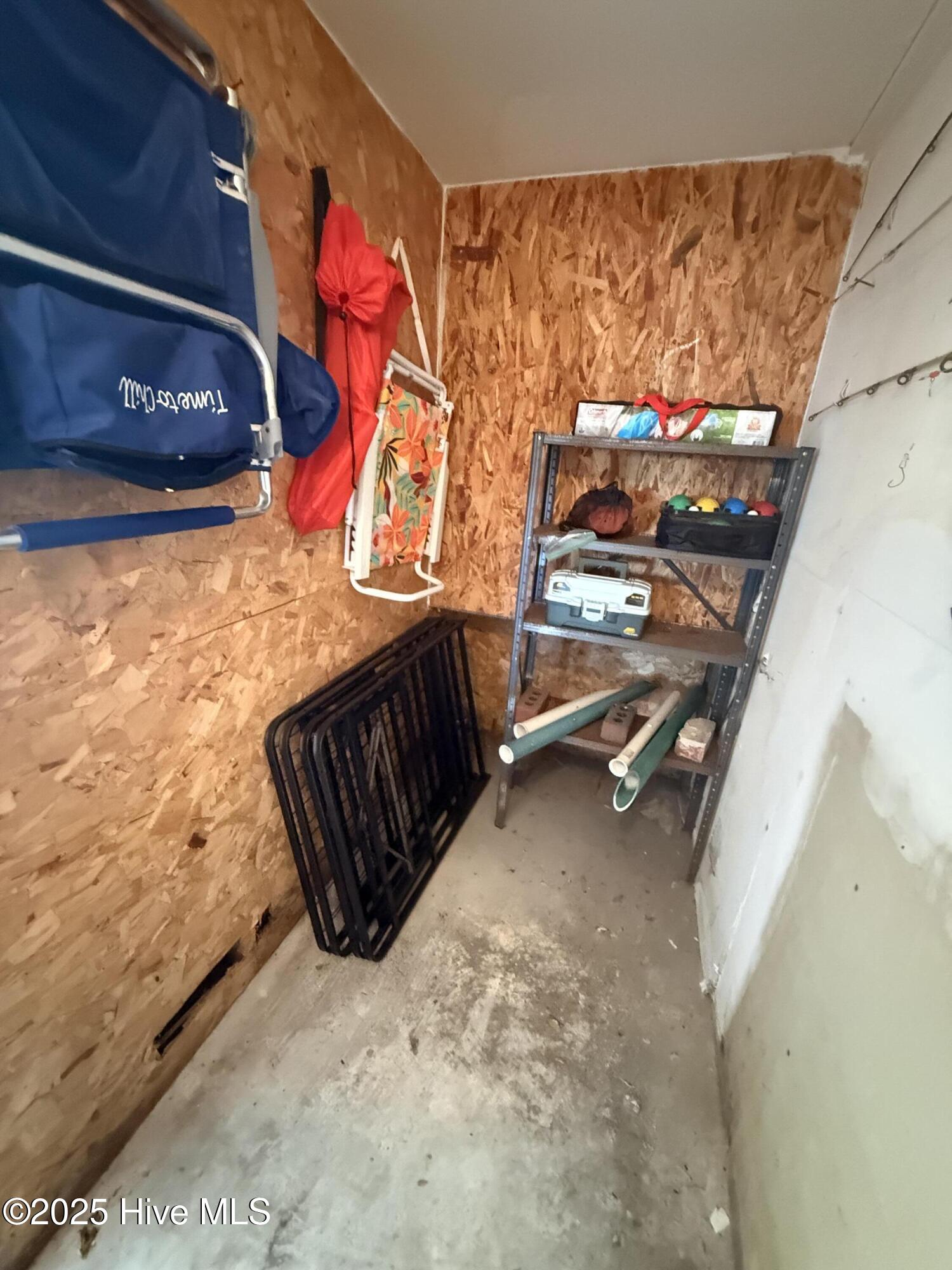 100542449 | Photo 40