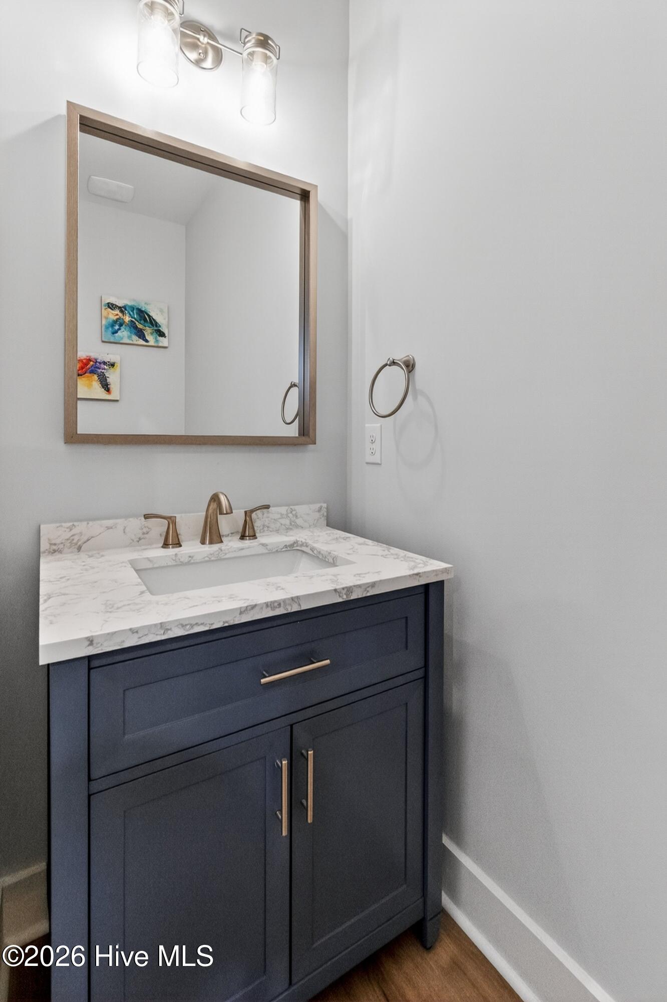 100561460 | Photo 21