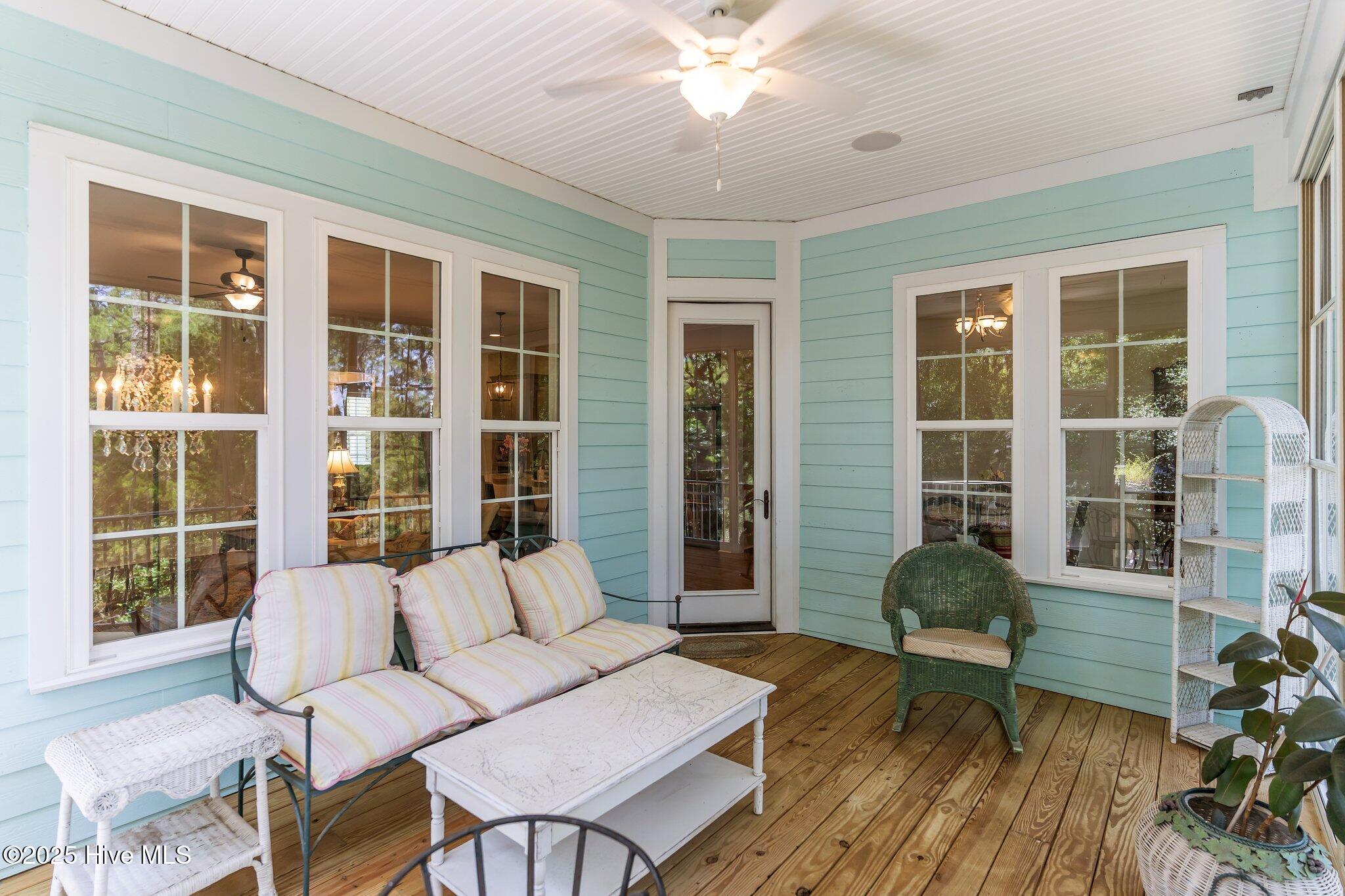 100513257 | Photo 26