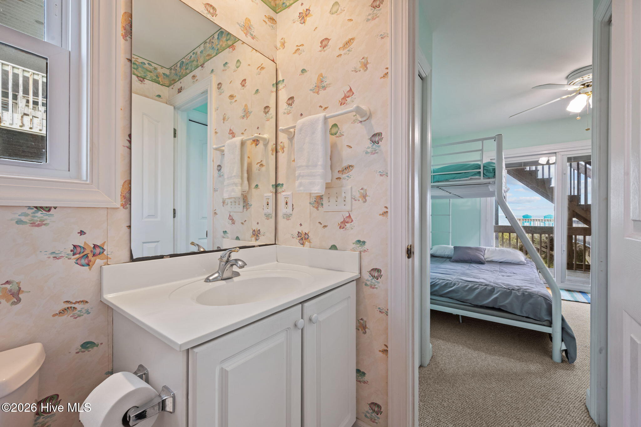 100567525 | Photo 38