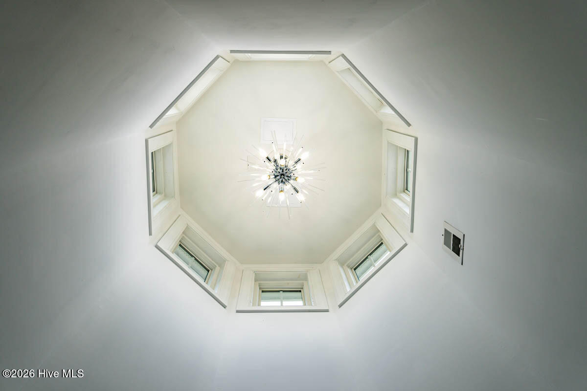 100573587 | Photo 48