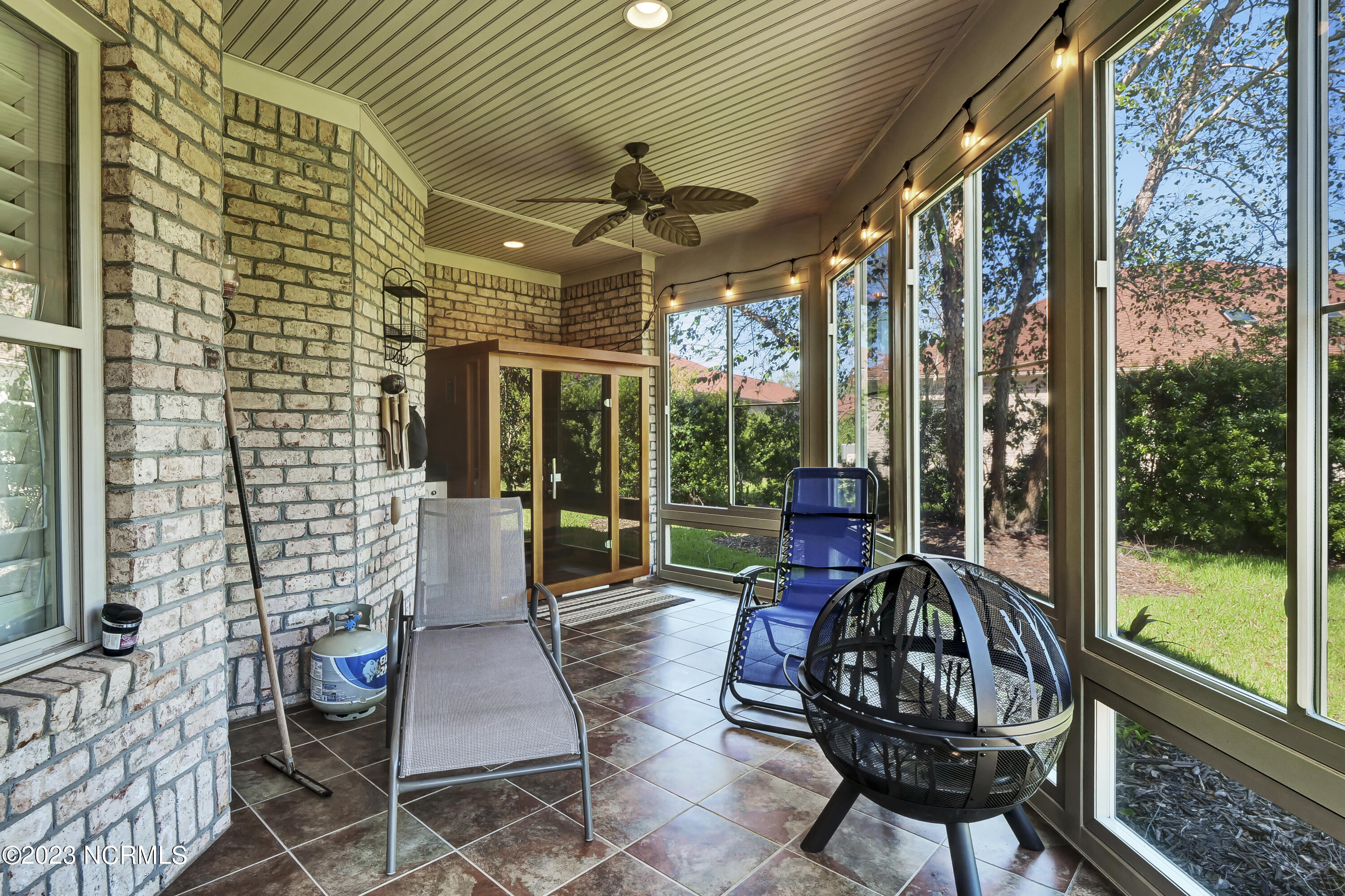 100555006 | Photo 26