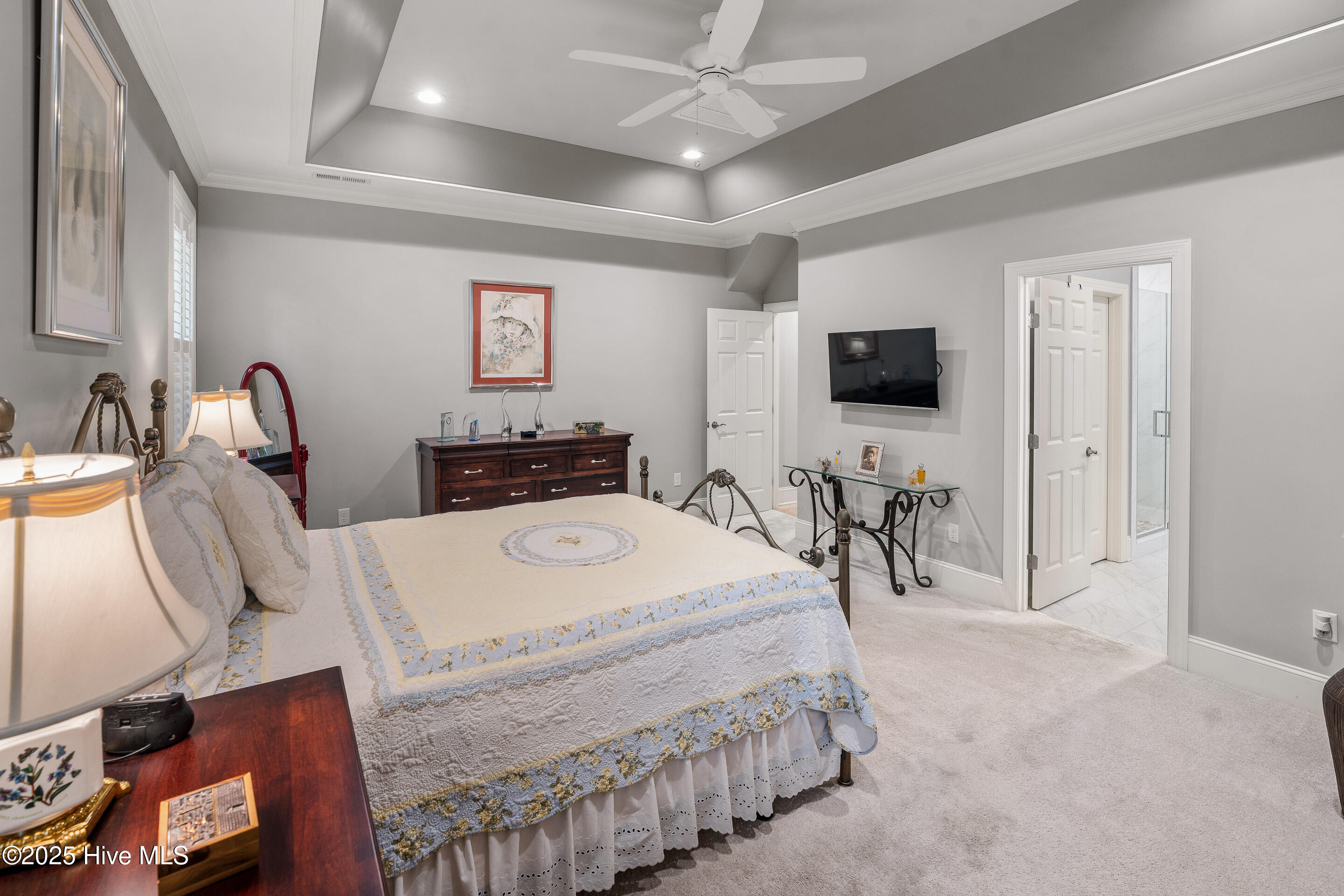 100549058 | Photo 24