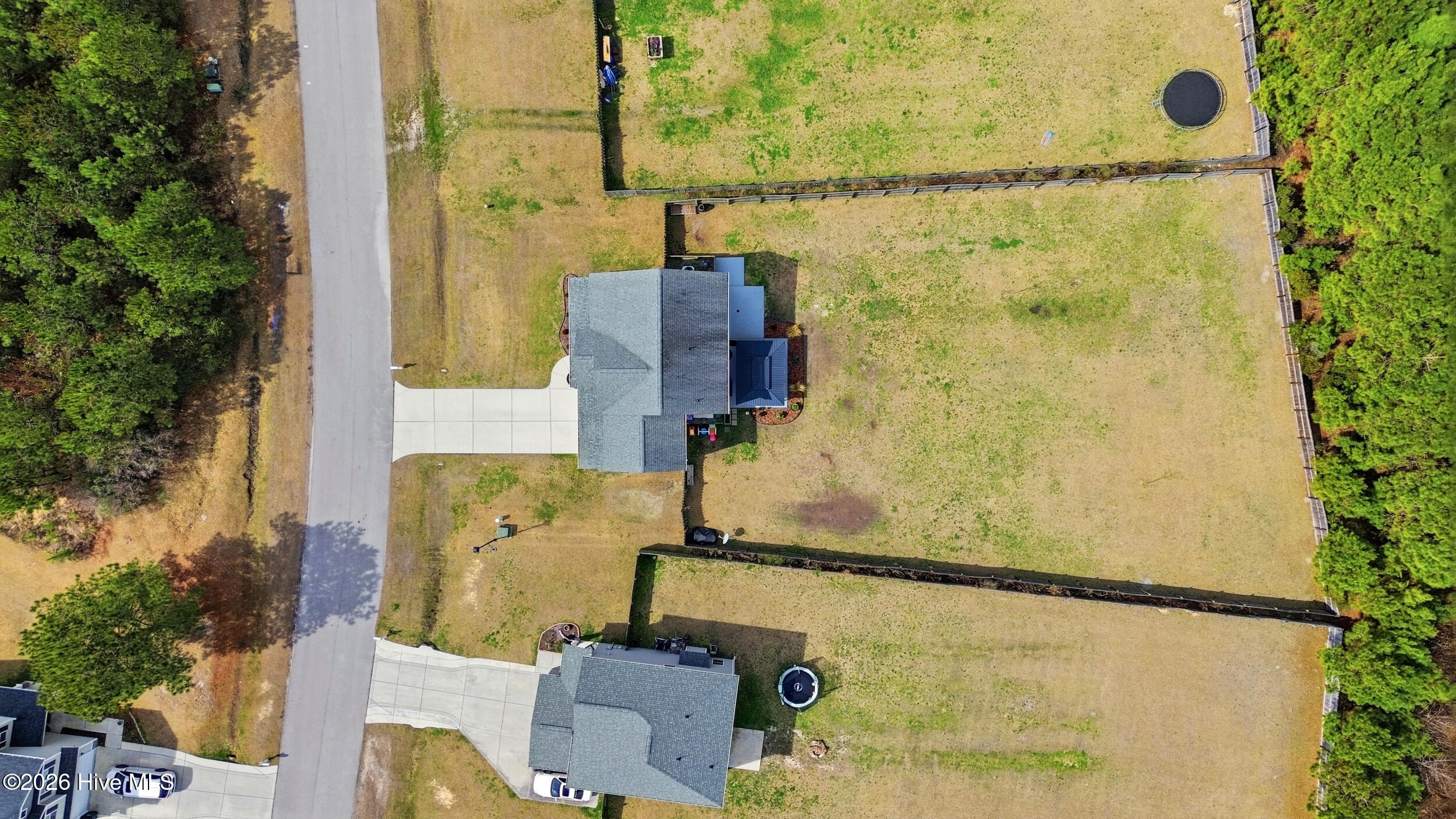 100560210 | Photo 31