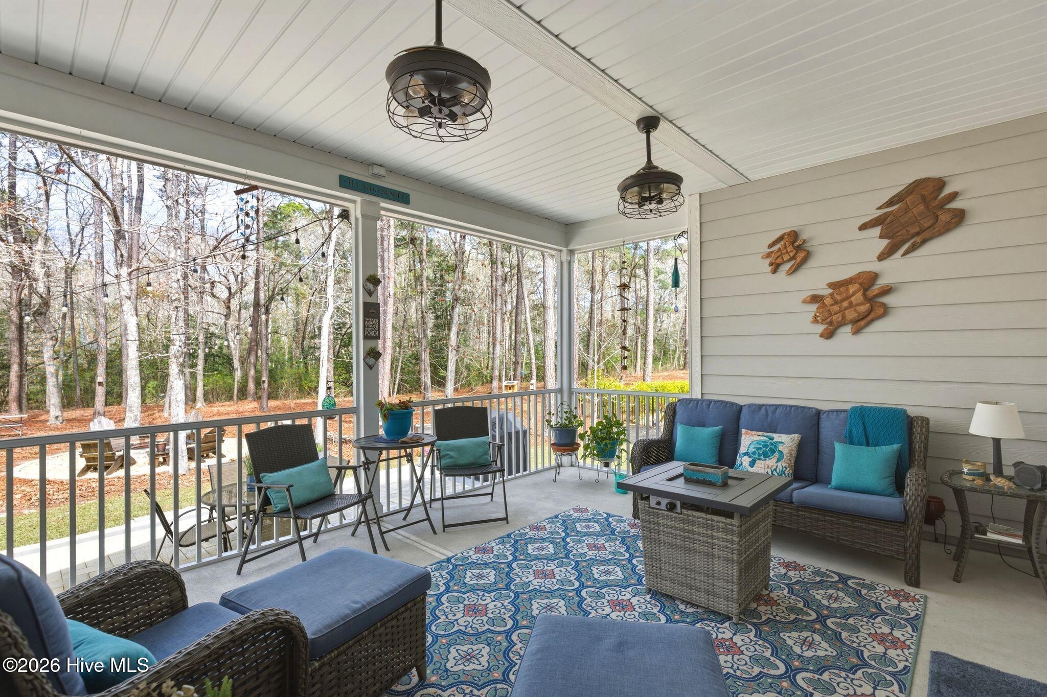 100560702 | Photo 22