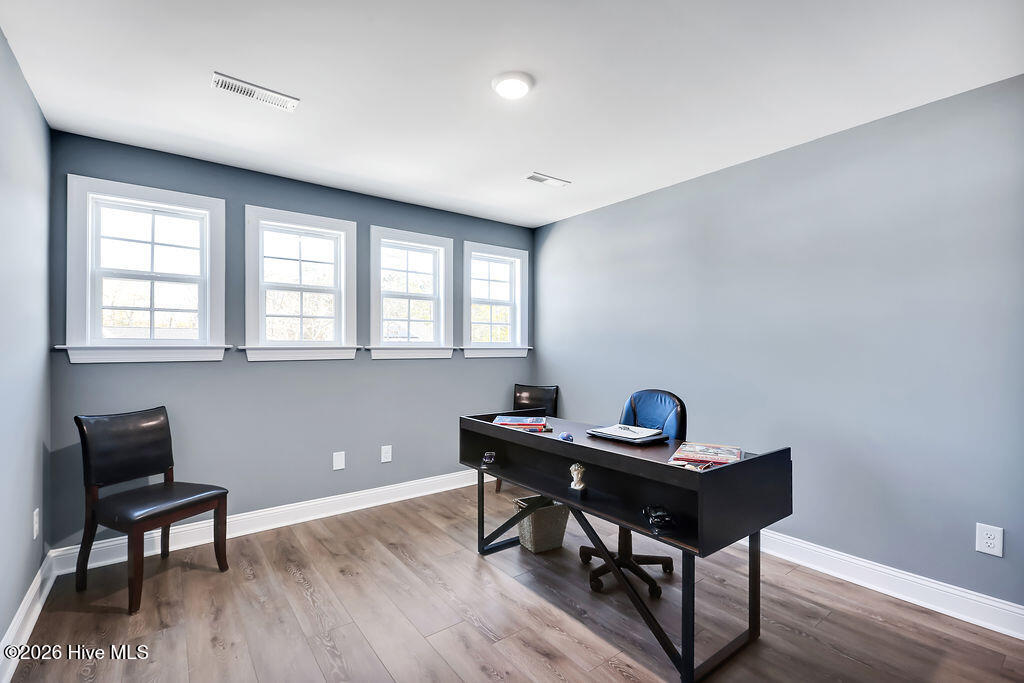 100548902 | Photo 20