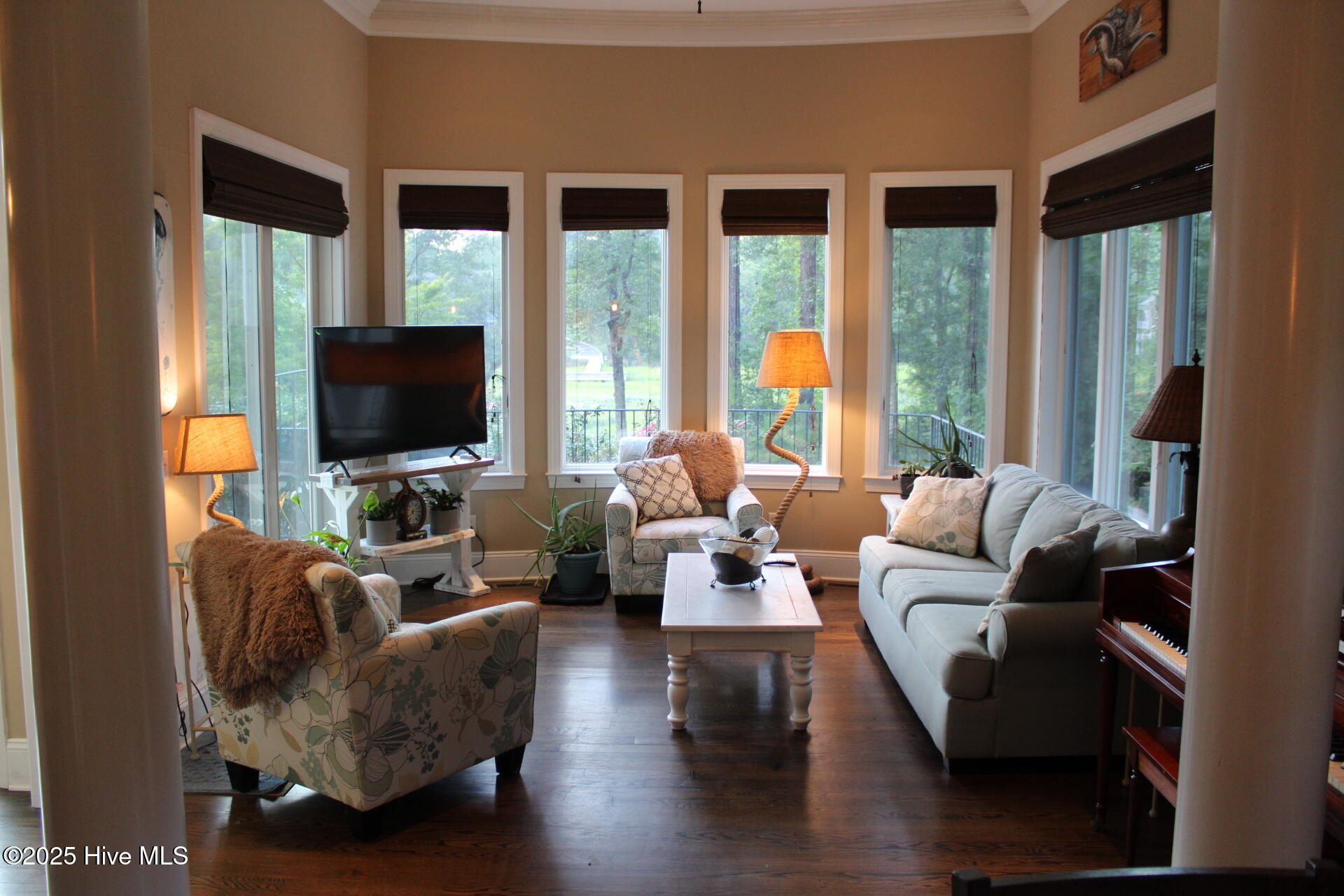 100518933 | Photo 11