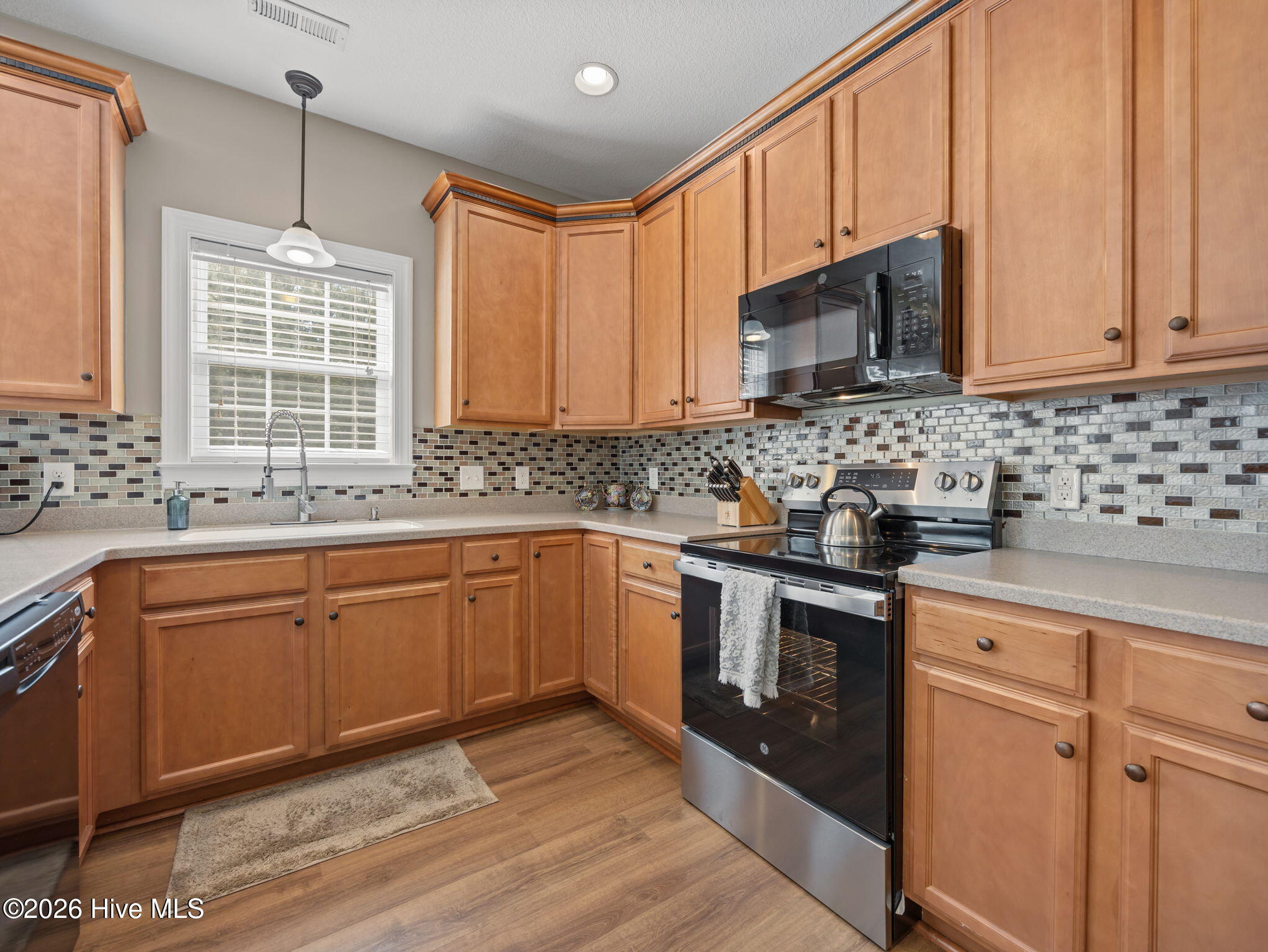 100569646 | Photo 13