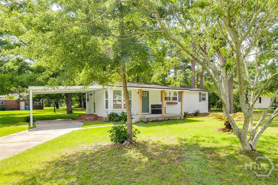 Welcome home to this adorable 3-bedroom, 1-bath home on Richland Avenue! From the moment you arrive, you'll appreciate the spacious, shaded yard that's perfect for relaxing, entertaining, or enjoying the outdoors. Inside, you'll find durable hard-surface flooring throughout—no carpet—along with modern lighting and tasteful updates that give the home a fresh, move-in-ready feel. Conveniently located in a wonderful neighborhood close to schools, parks, shopping, and restaurants, this charming home offers both comfort and convenience. Don't miss your opportunity to make it yours!