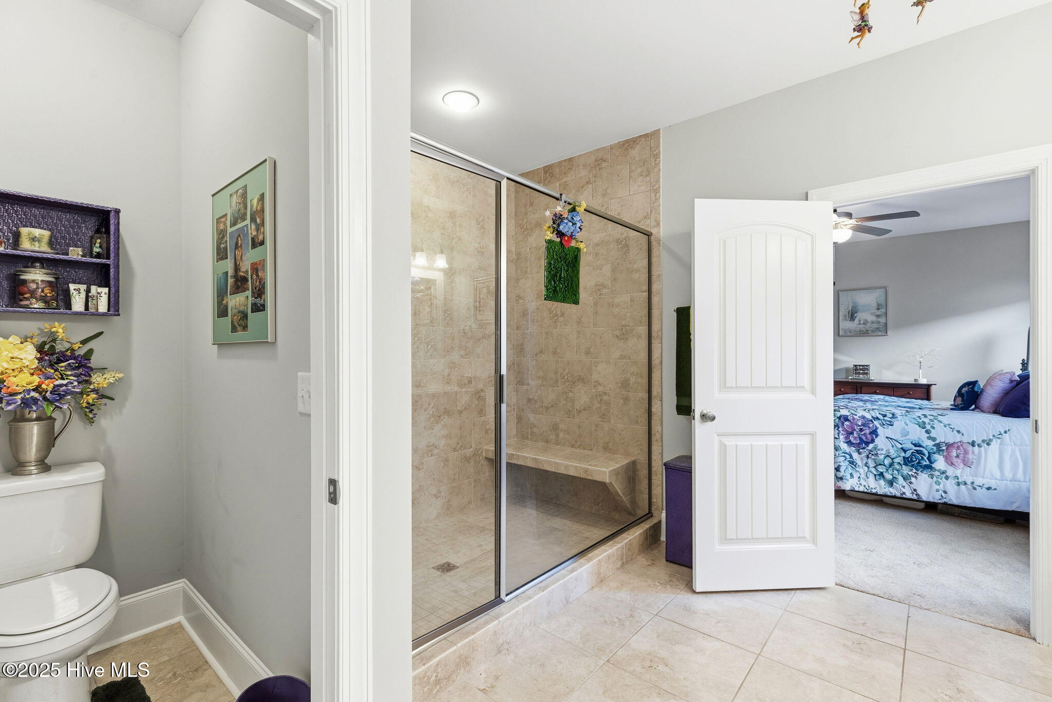 100564187 | Photo 25