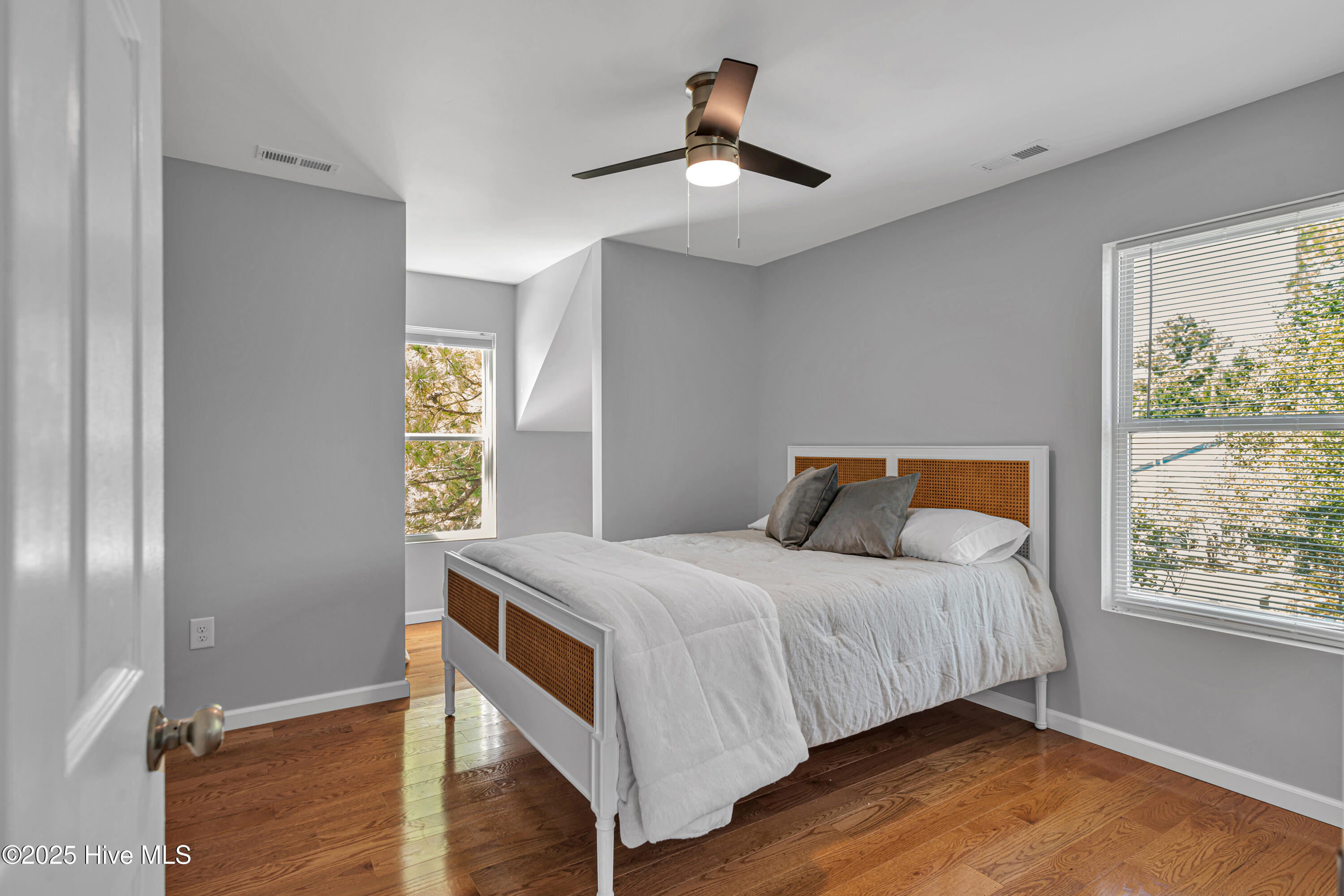 100530224 | Photo 60