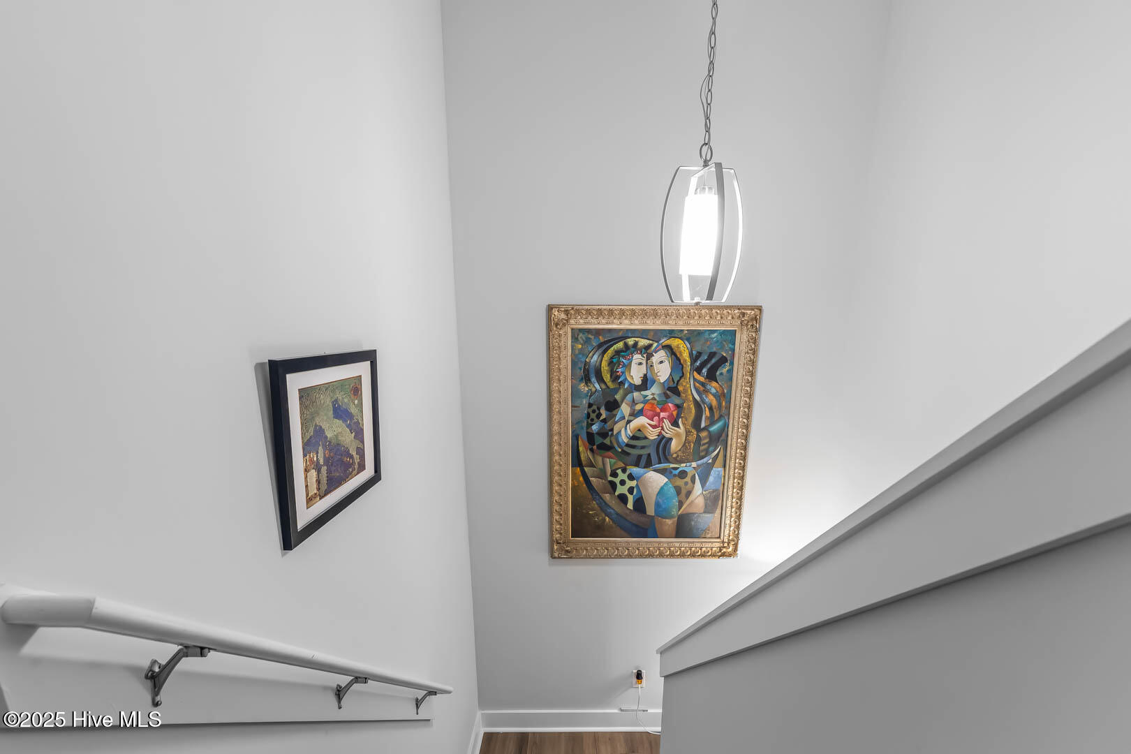 100544097 | Photo 32