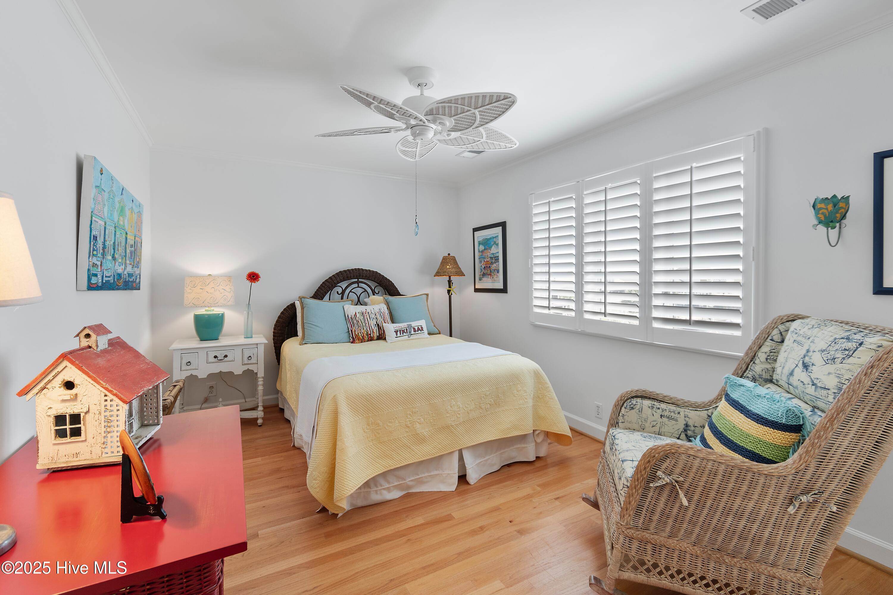 100527373 | Photo 32