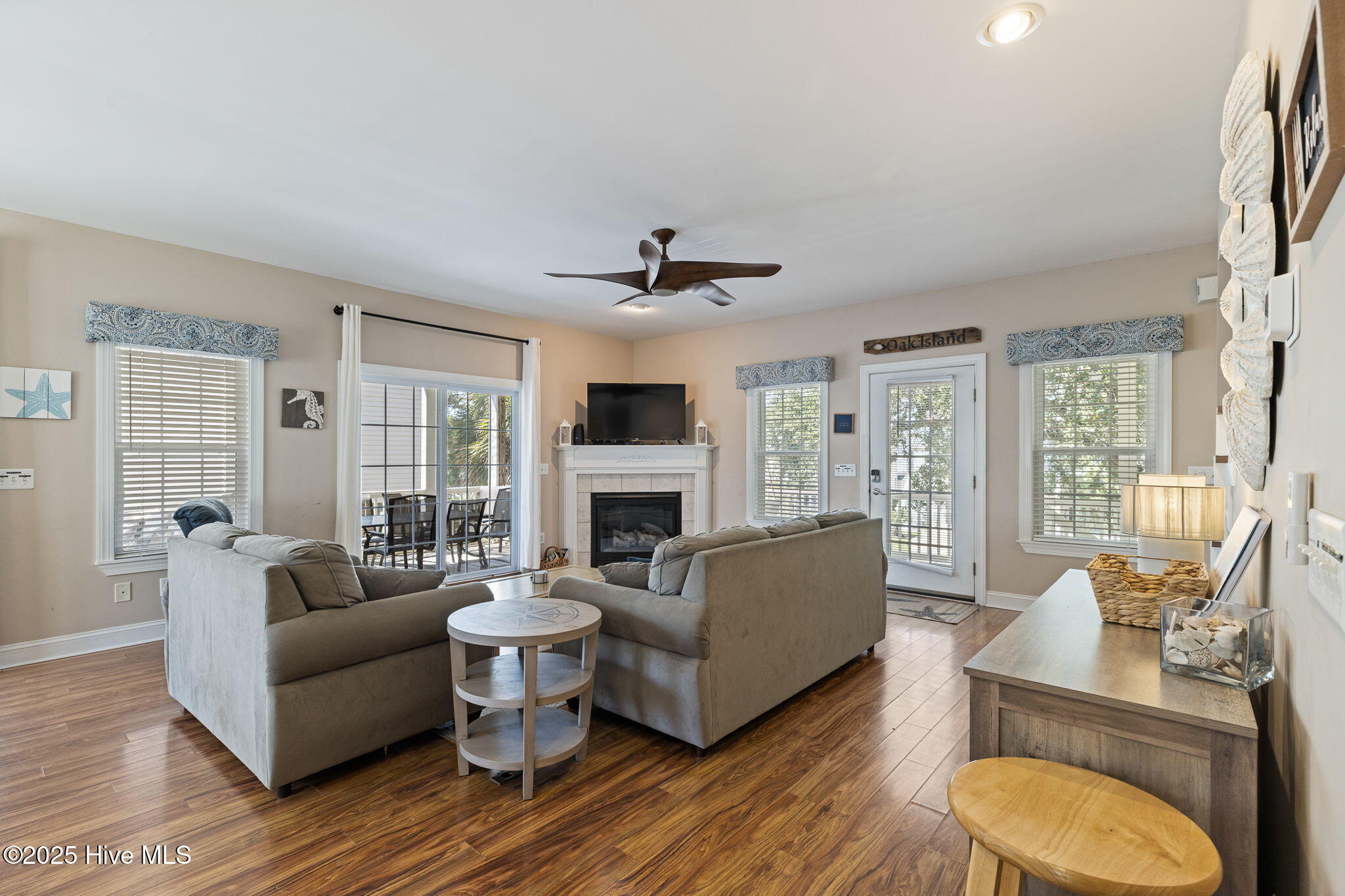 106 SE 44th Street, Oak Island, NC, 28465