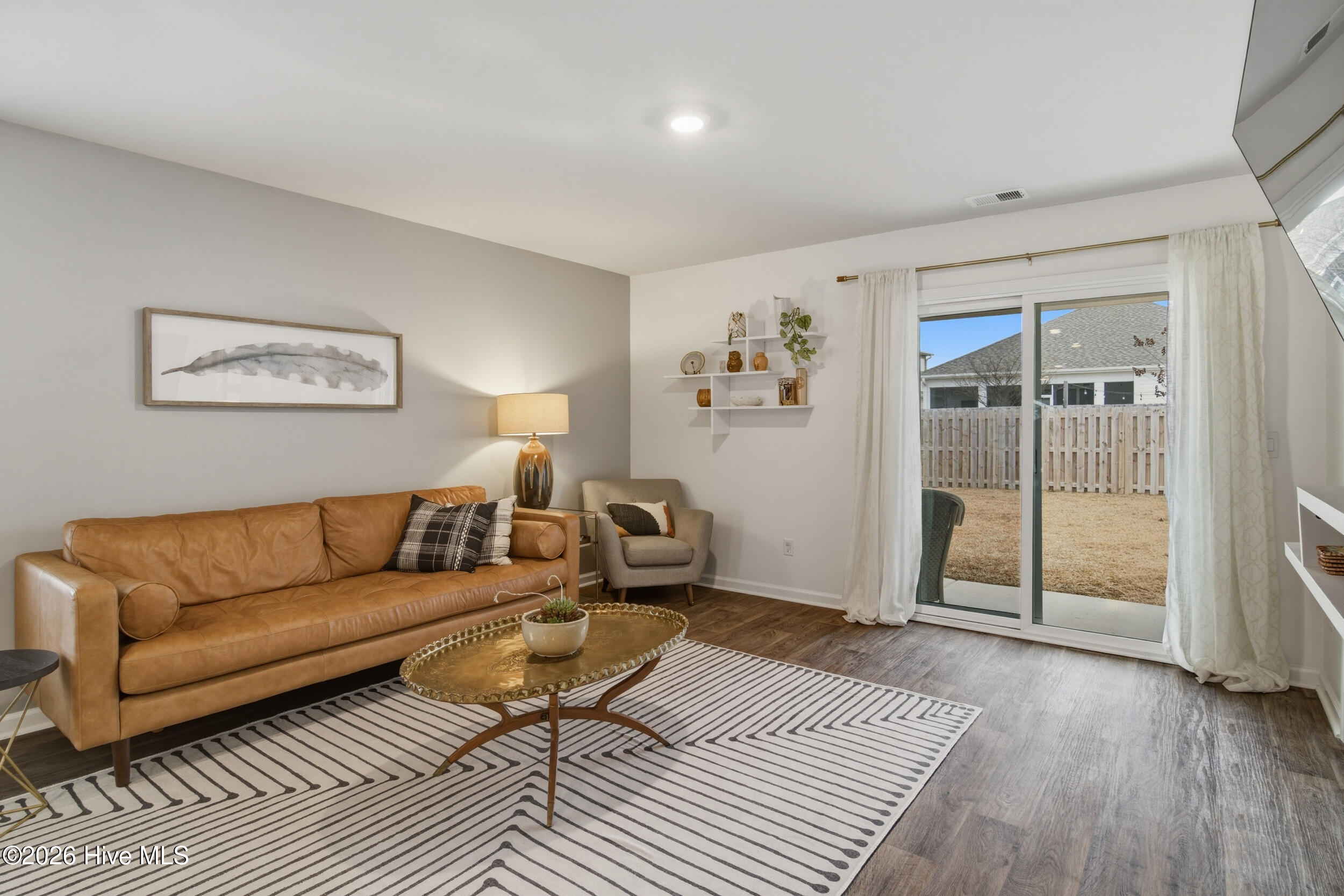 100555979 | Photo 22