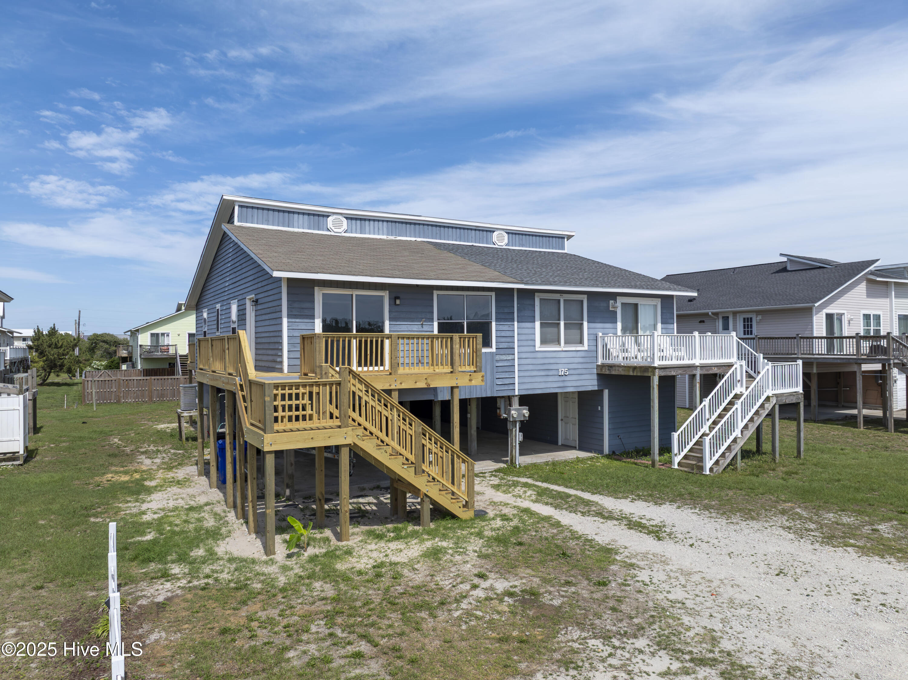 100489747 | Photo 23