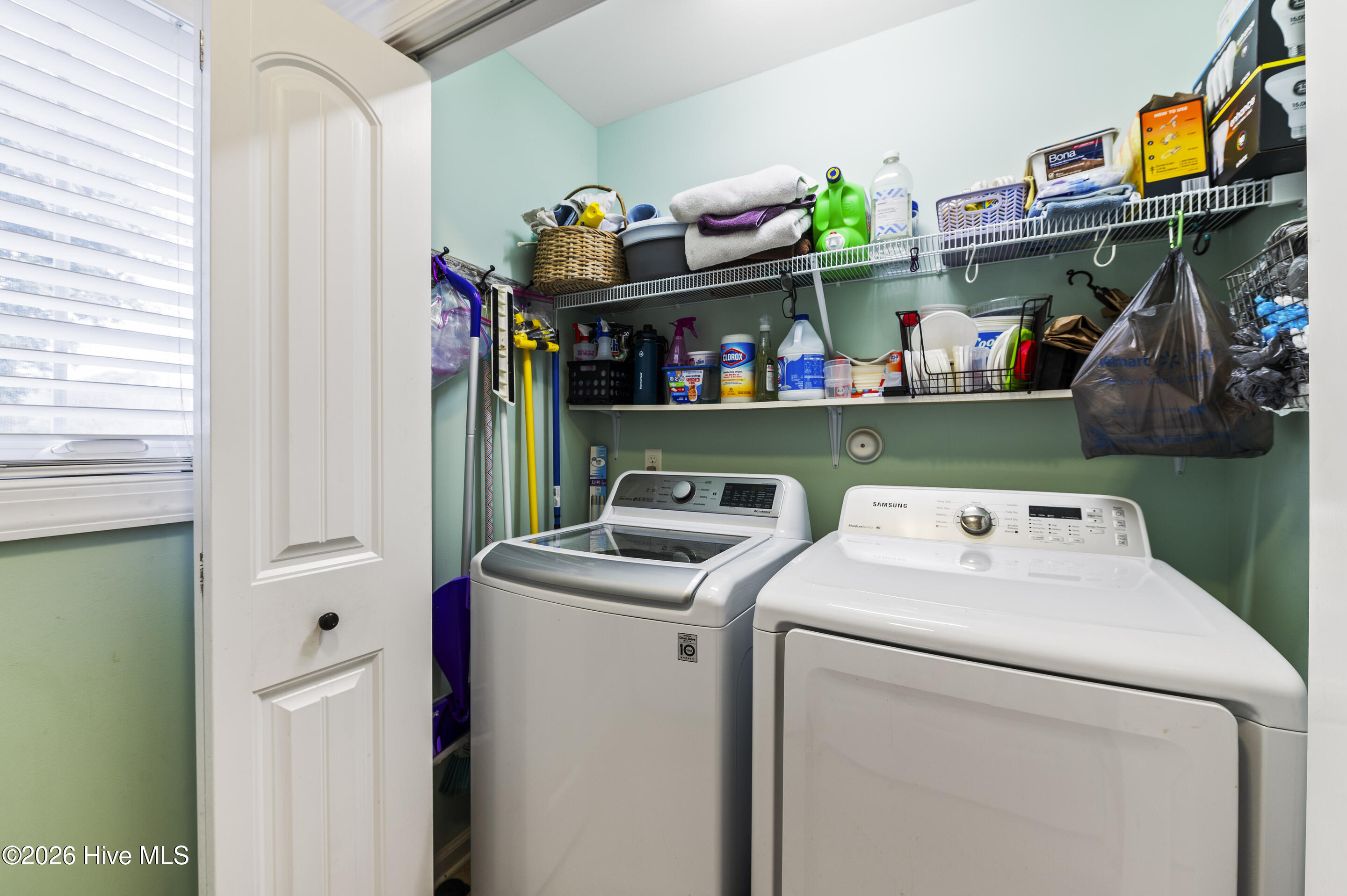 100549529 | Photo 23