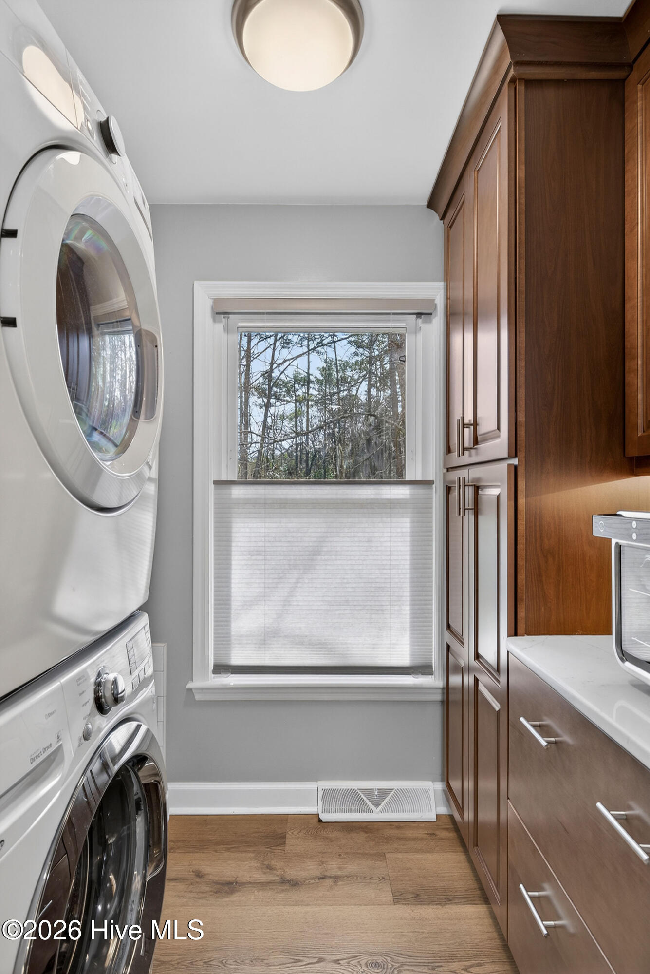 100552823 | Photo 16