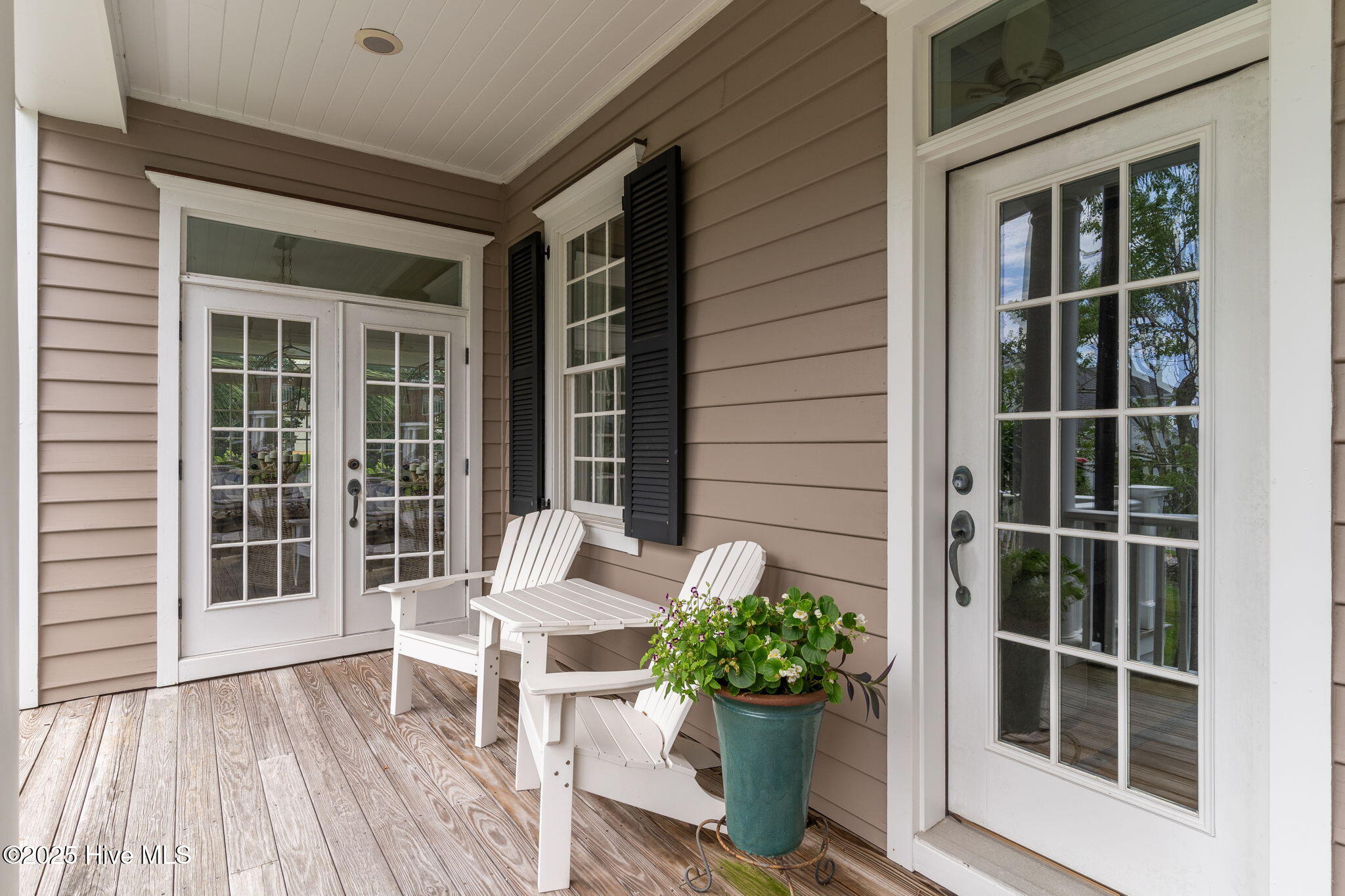 100523912 | Photo 67