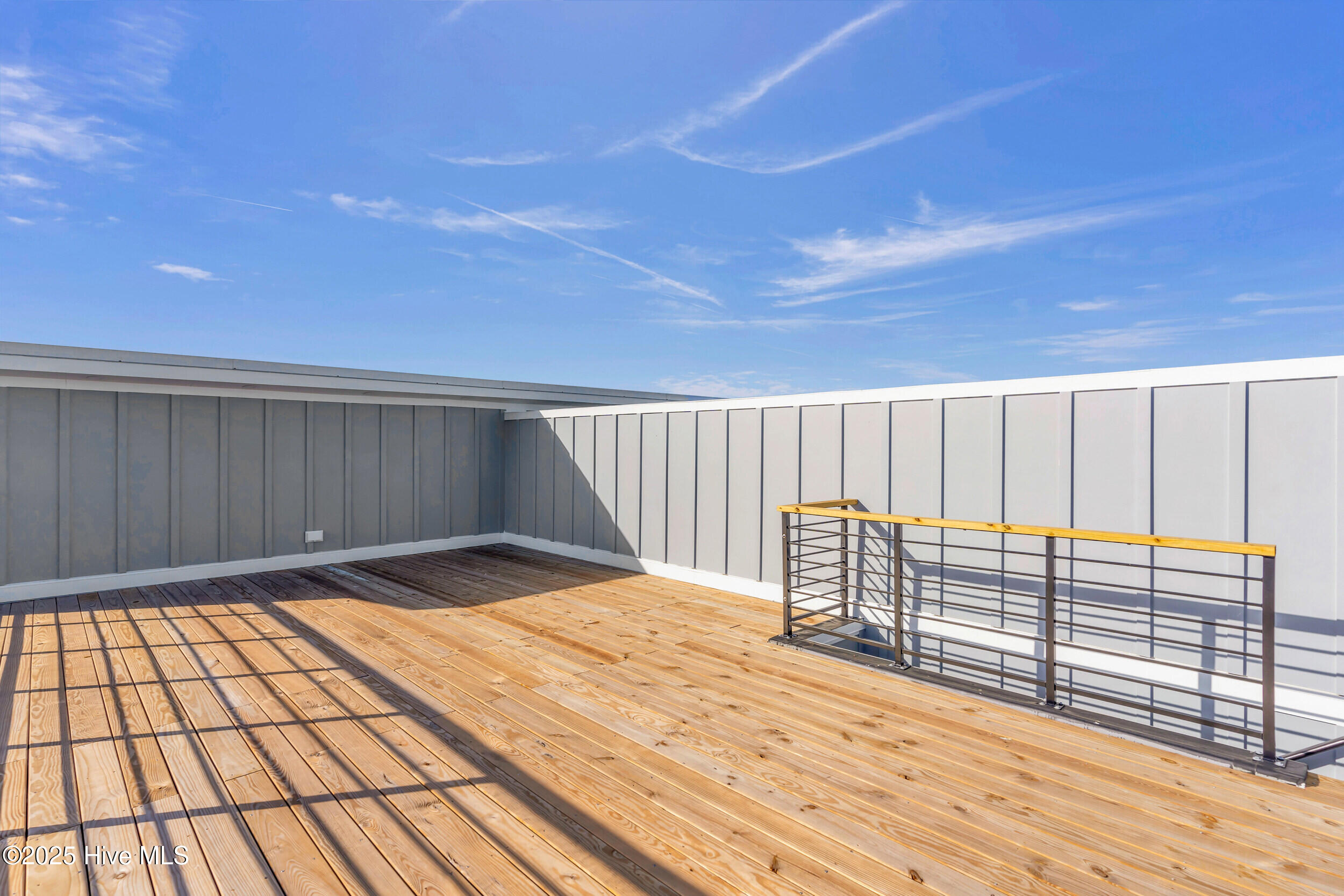 100535218 | Photo 58