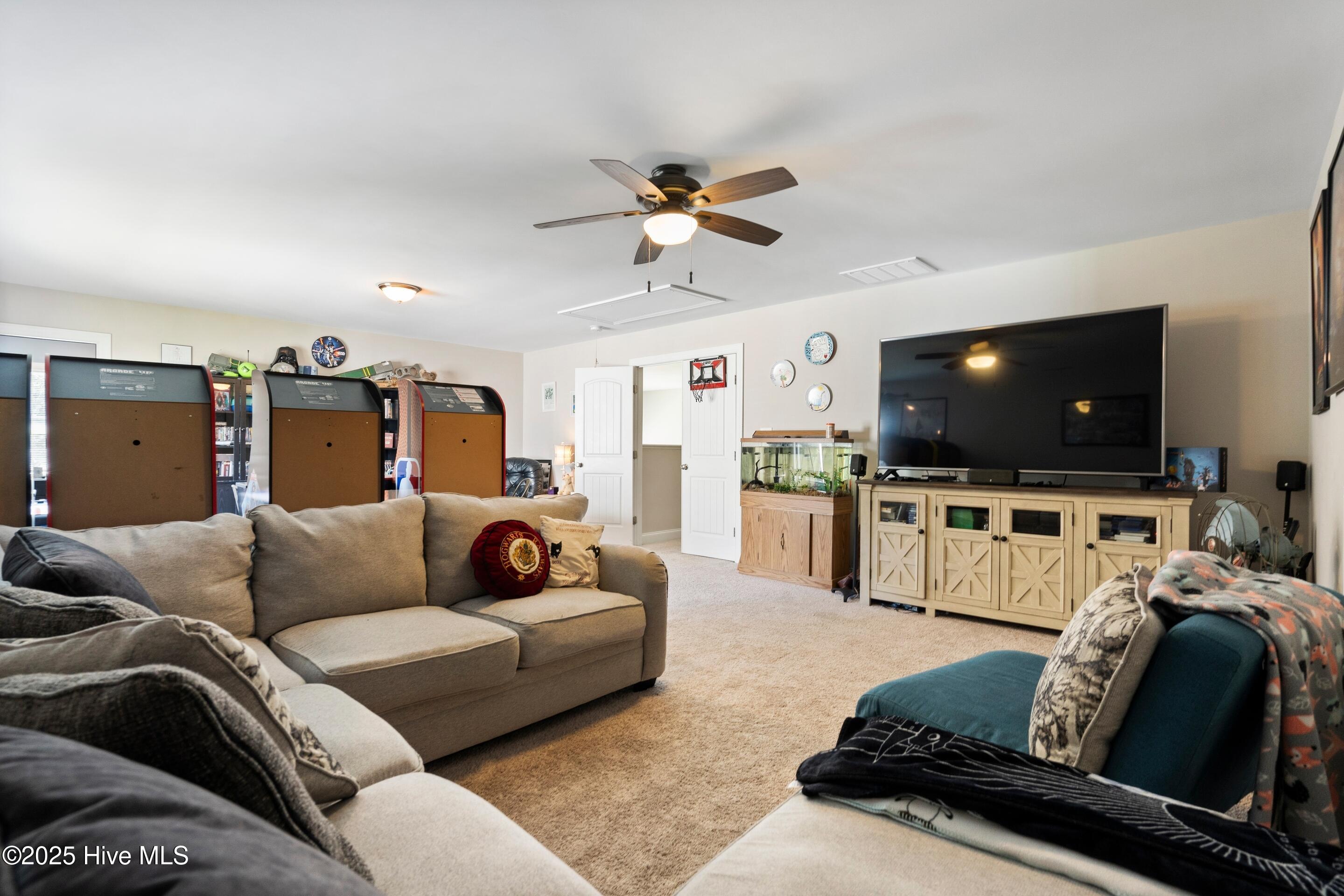 100532495 | Photo 53