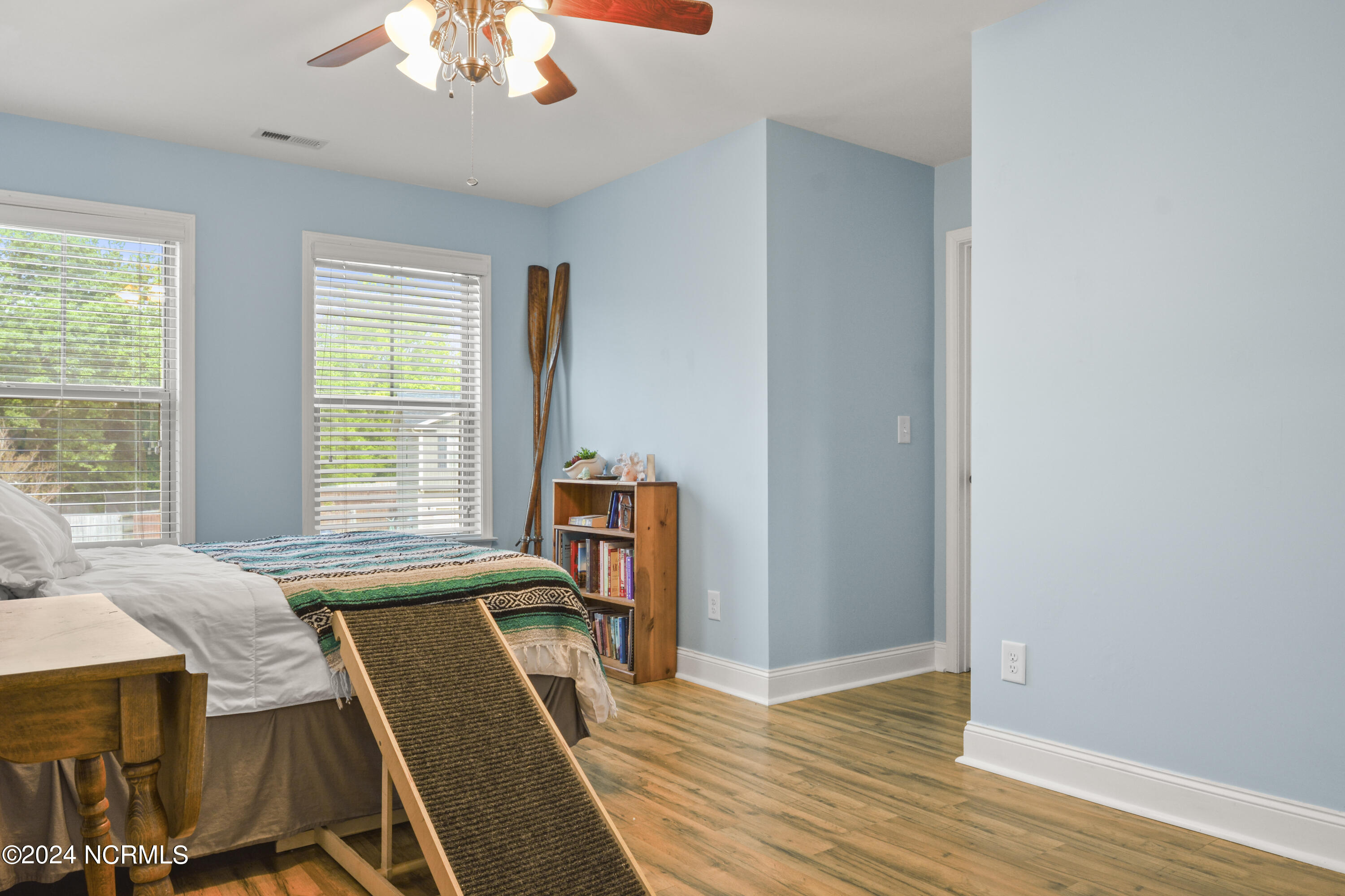 100566117 | Photo 32