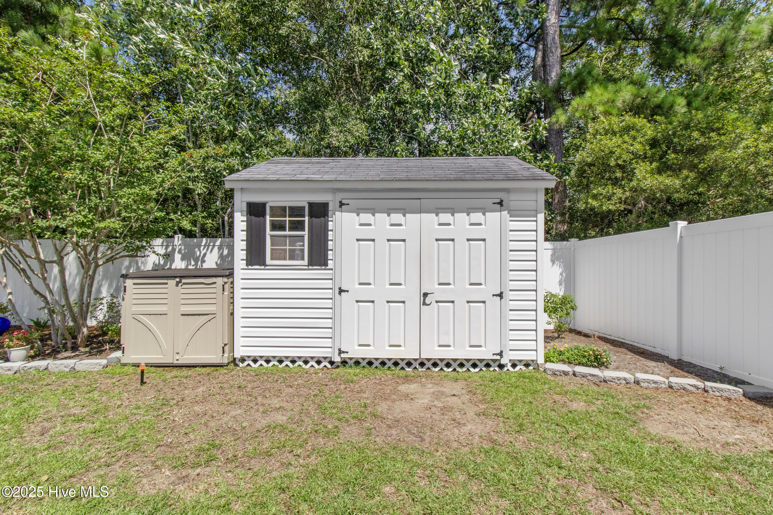 100559196 | Photo 19