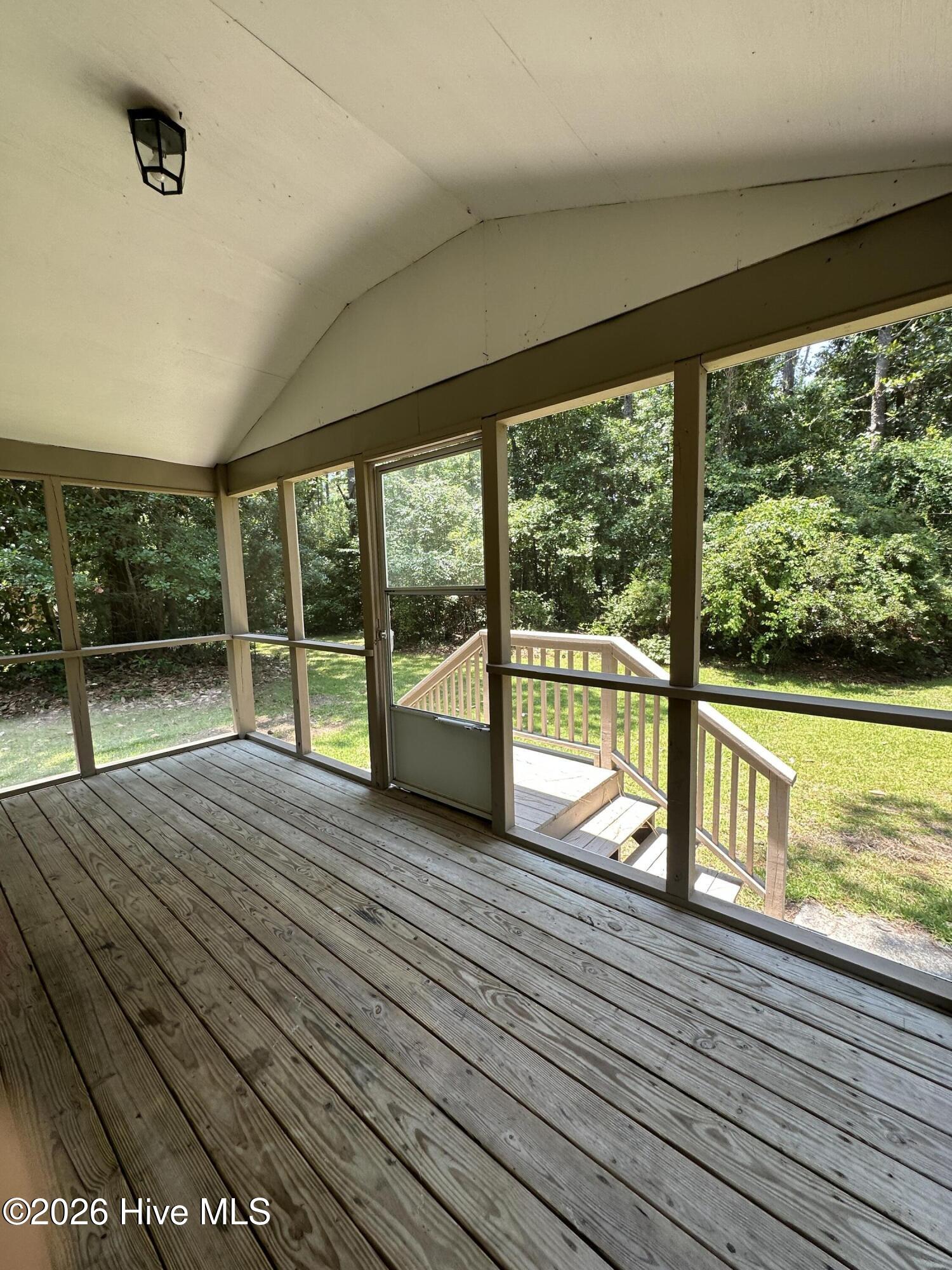 100556259 | Photo 16