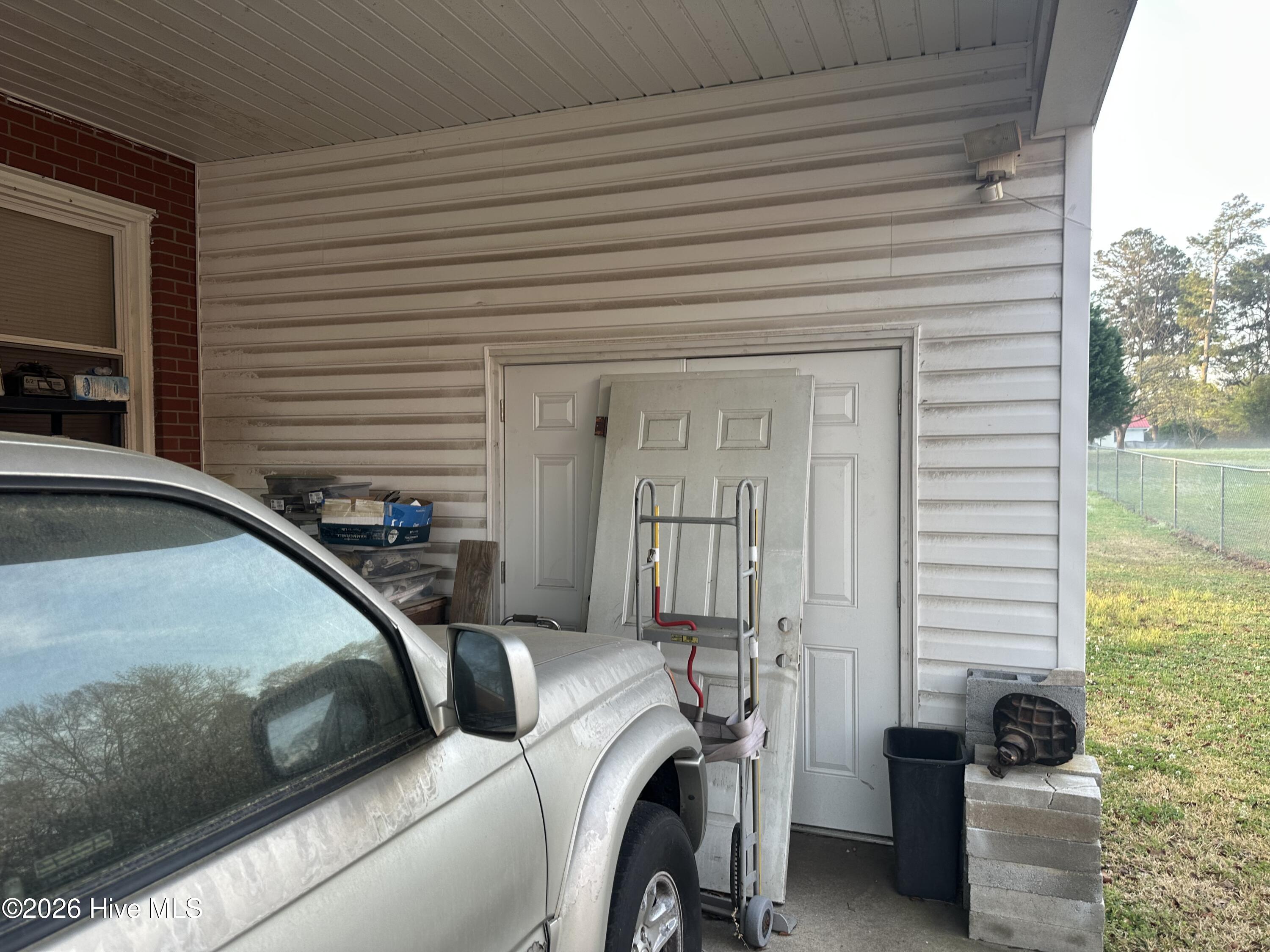 100564041 | Photo 12