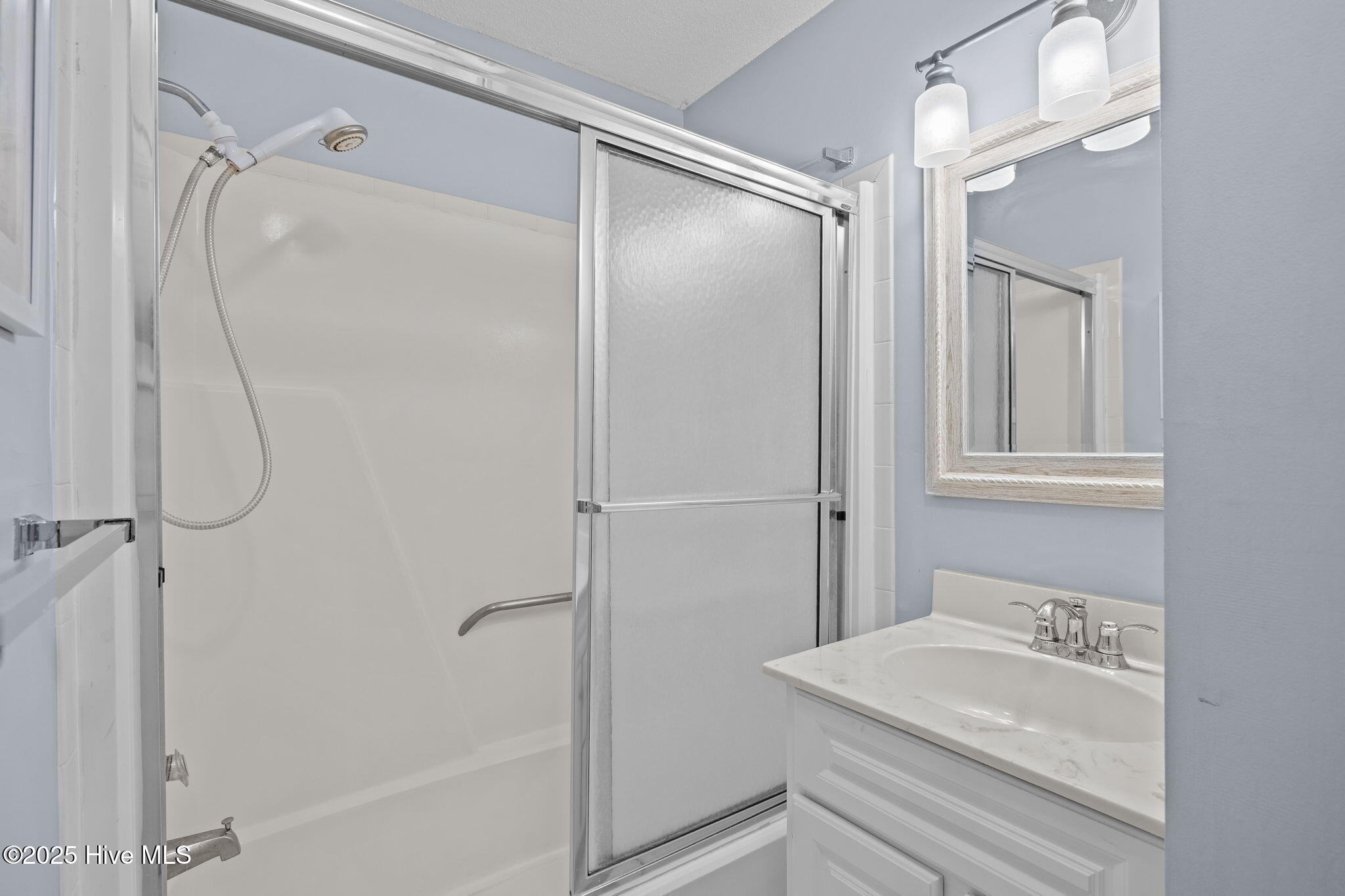 100543368 | Photo 23