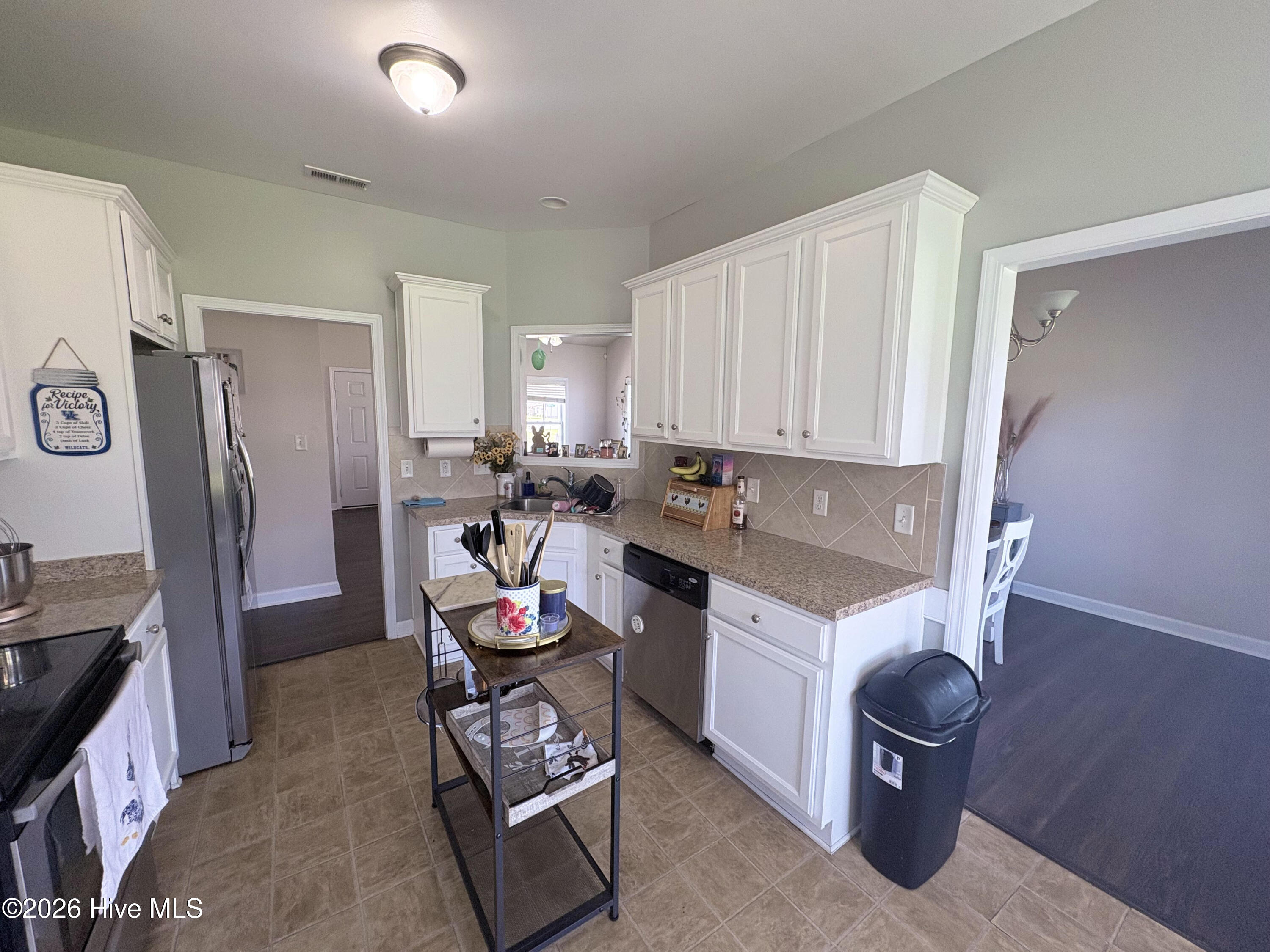 100568227 | Photo 20