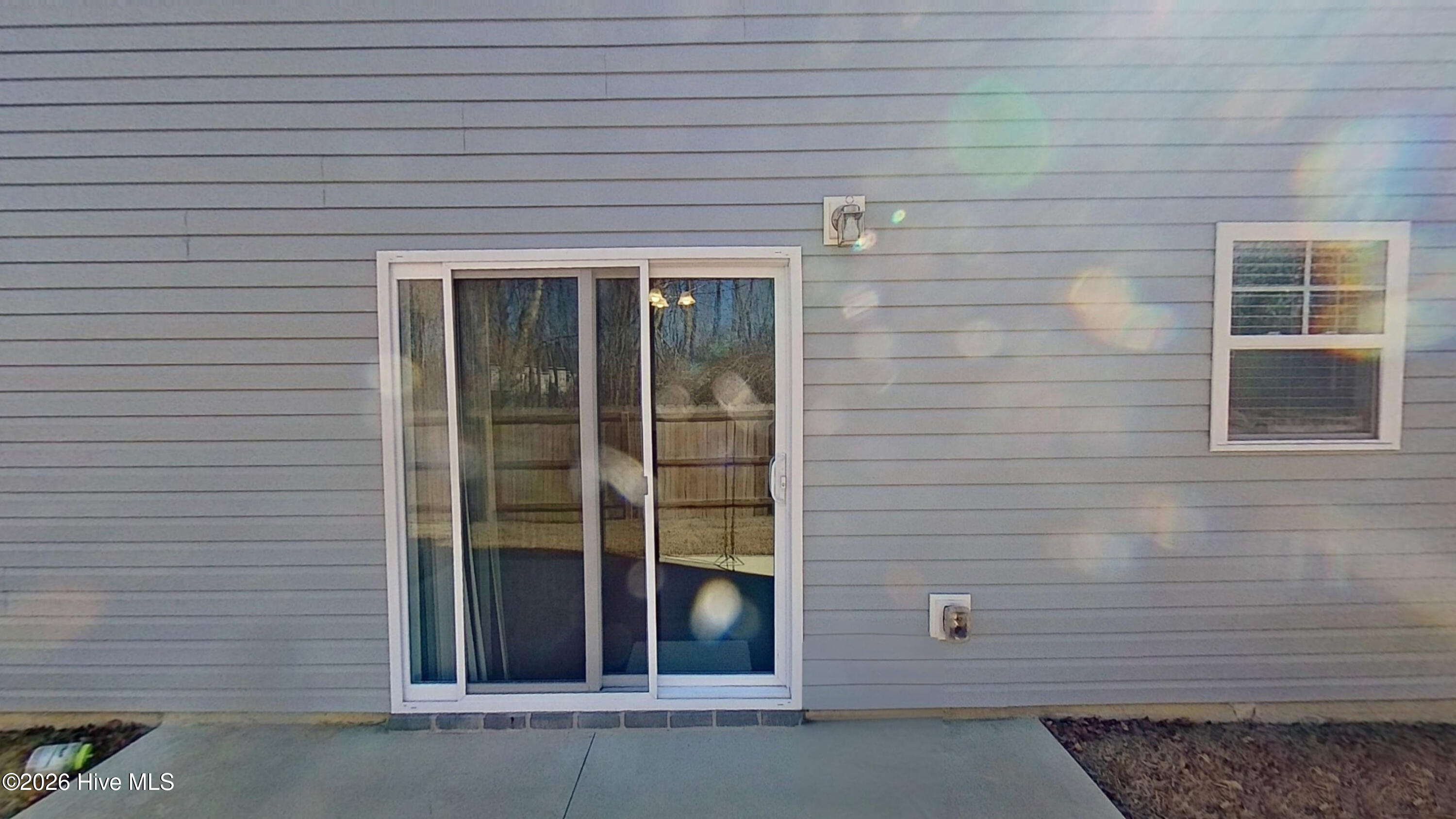 100567231 | Photo 23