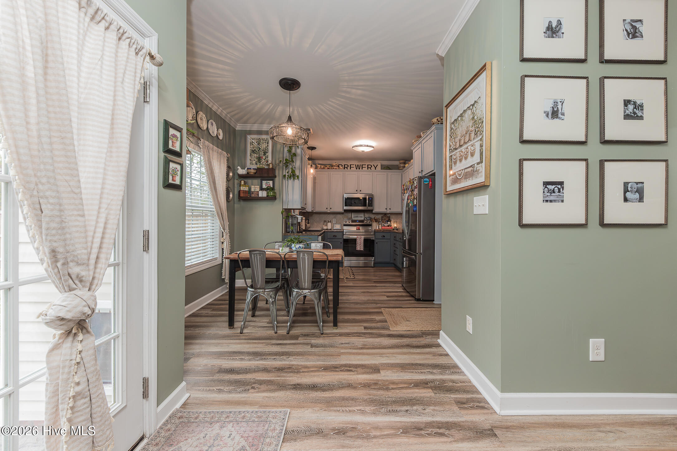 100556054 | Photo 12