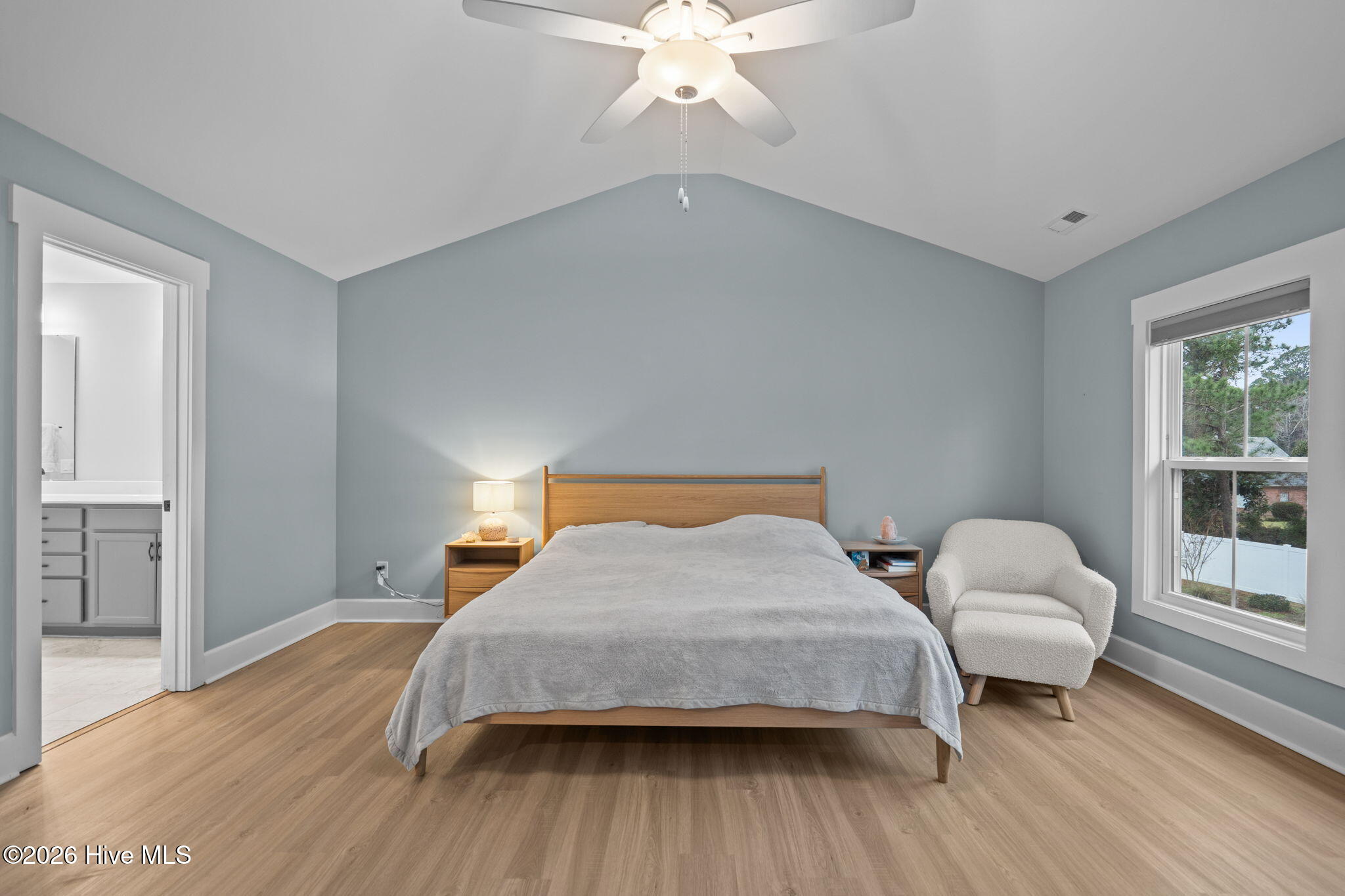 100549684 | Photo 30