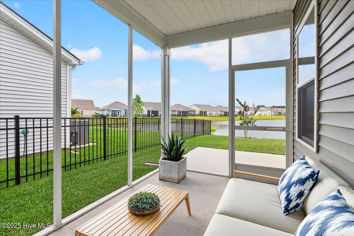 100522416 | Photo 16