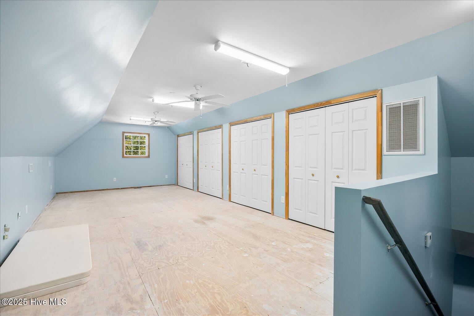 100535280 | Photo 40