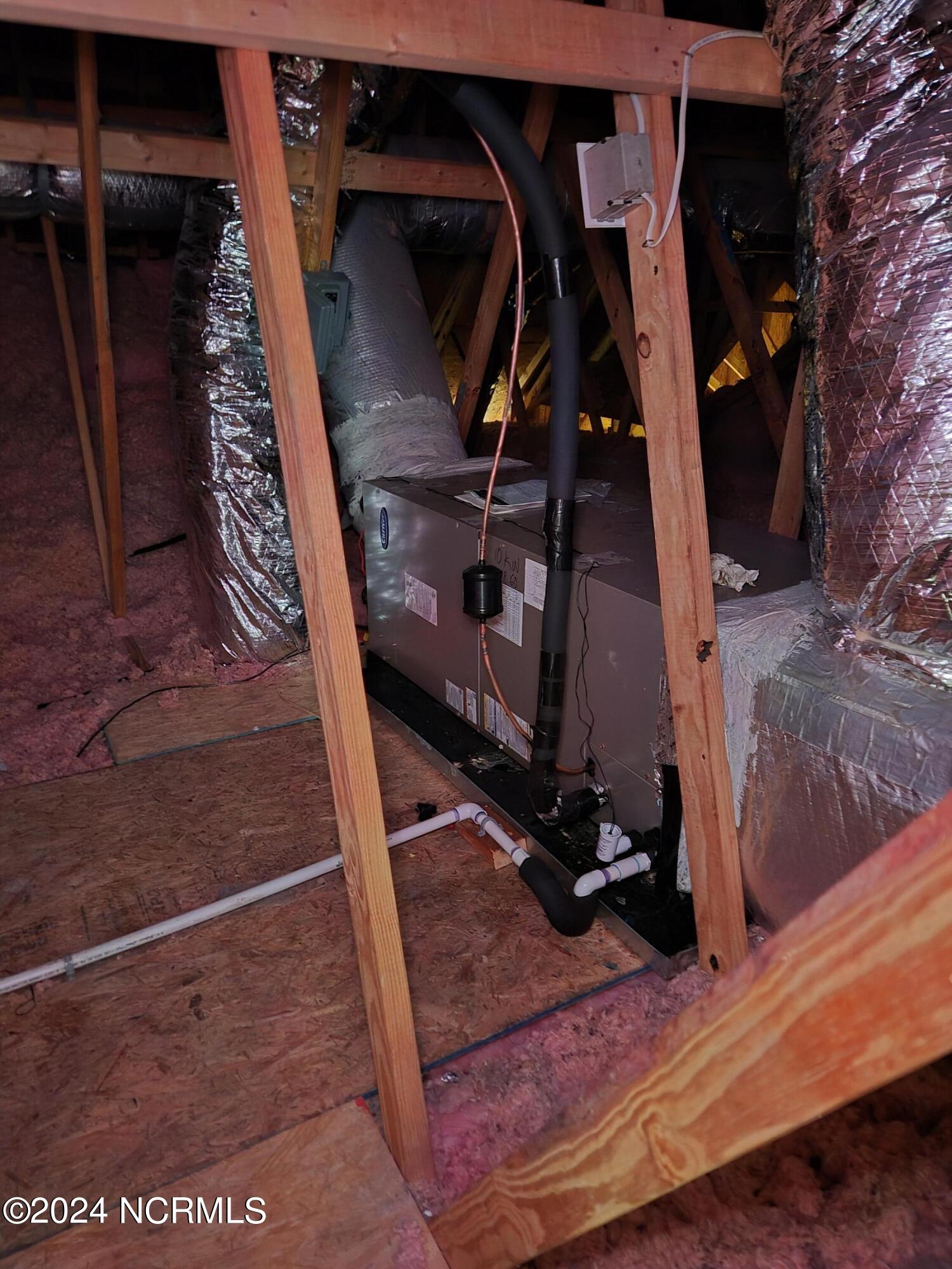 100465743 | Photo 44