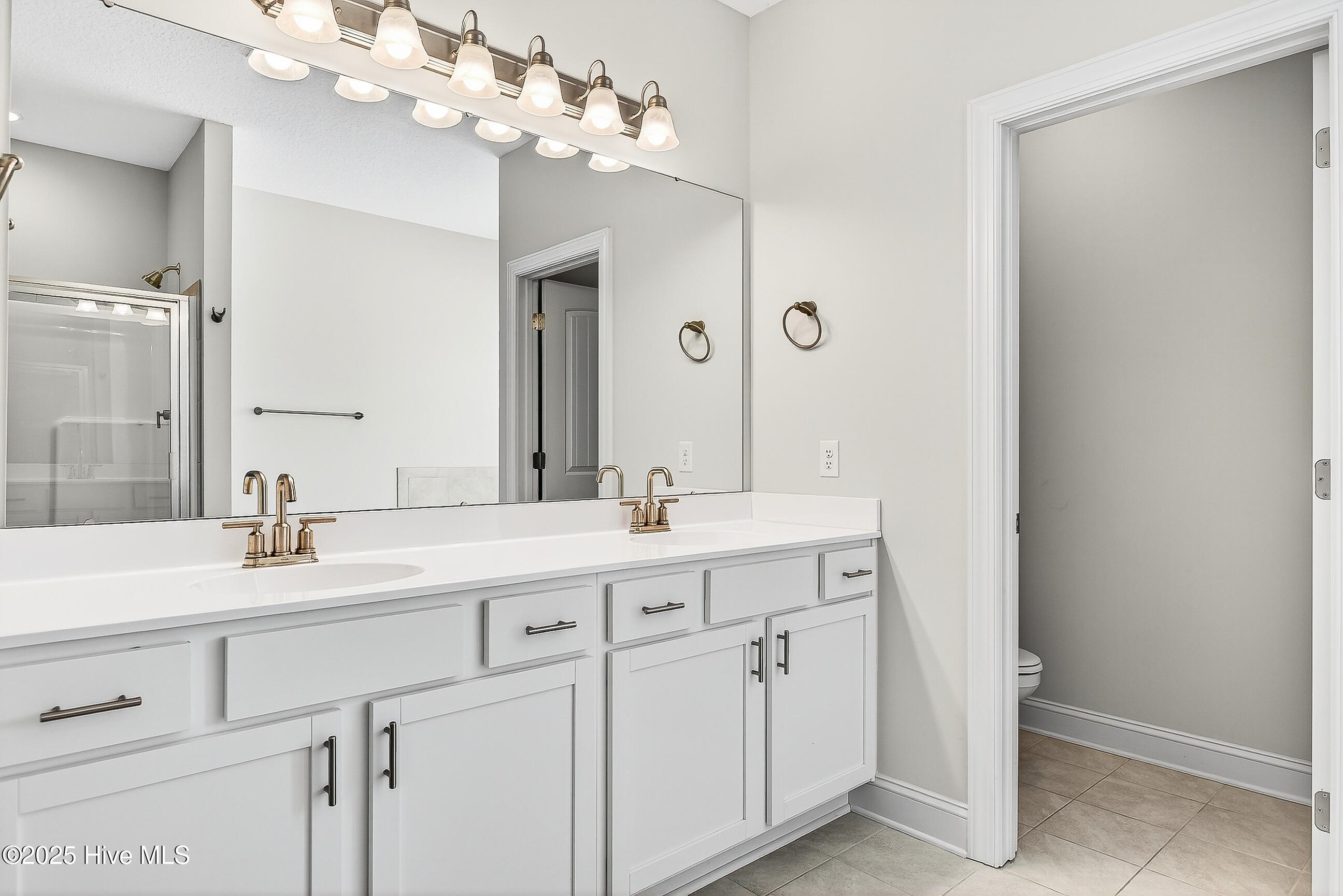 100539461 | Photo 14