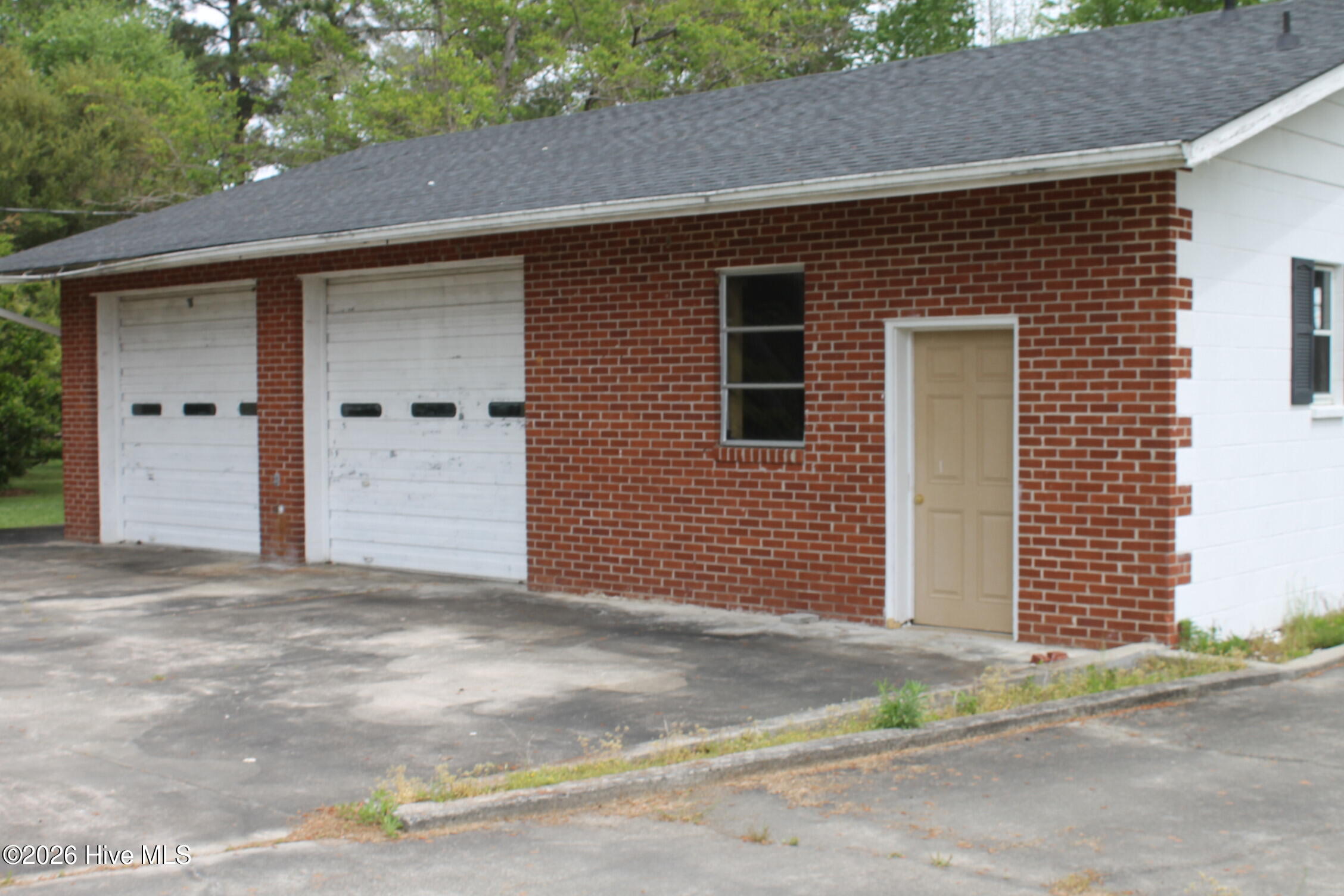 100565627 | Photo 12