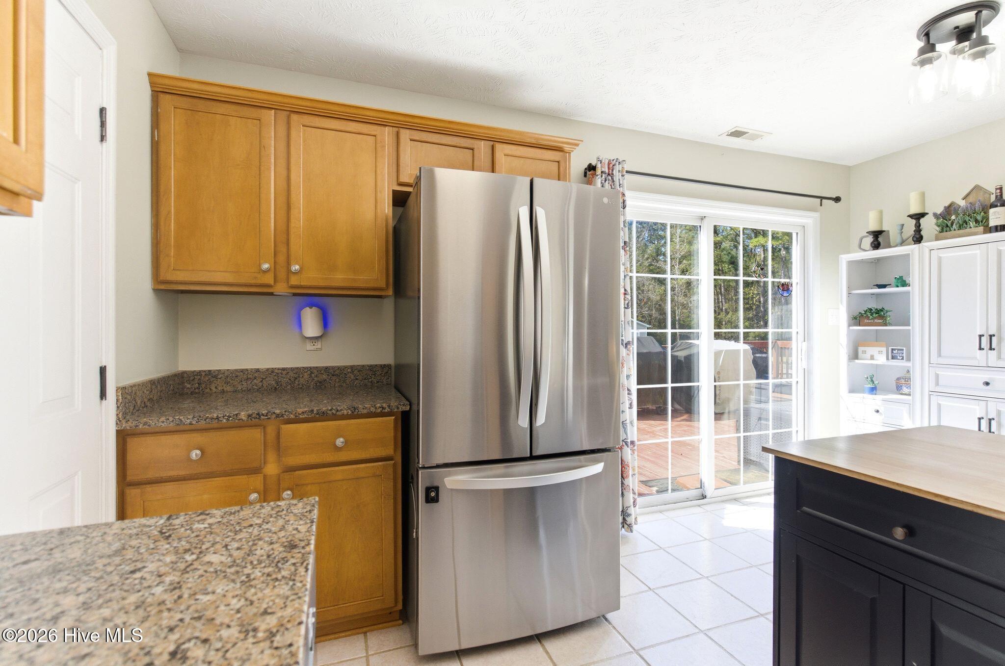 100561408 | Photo 30