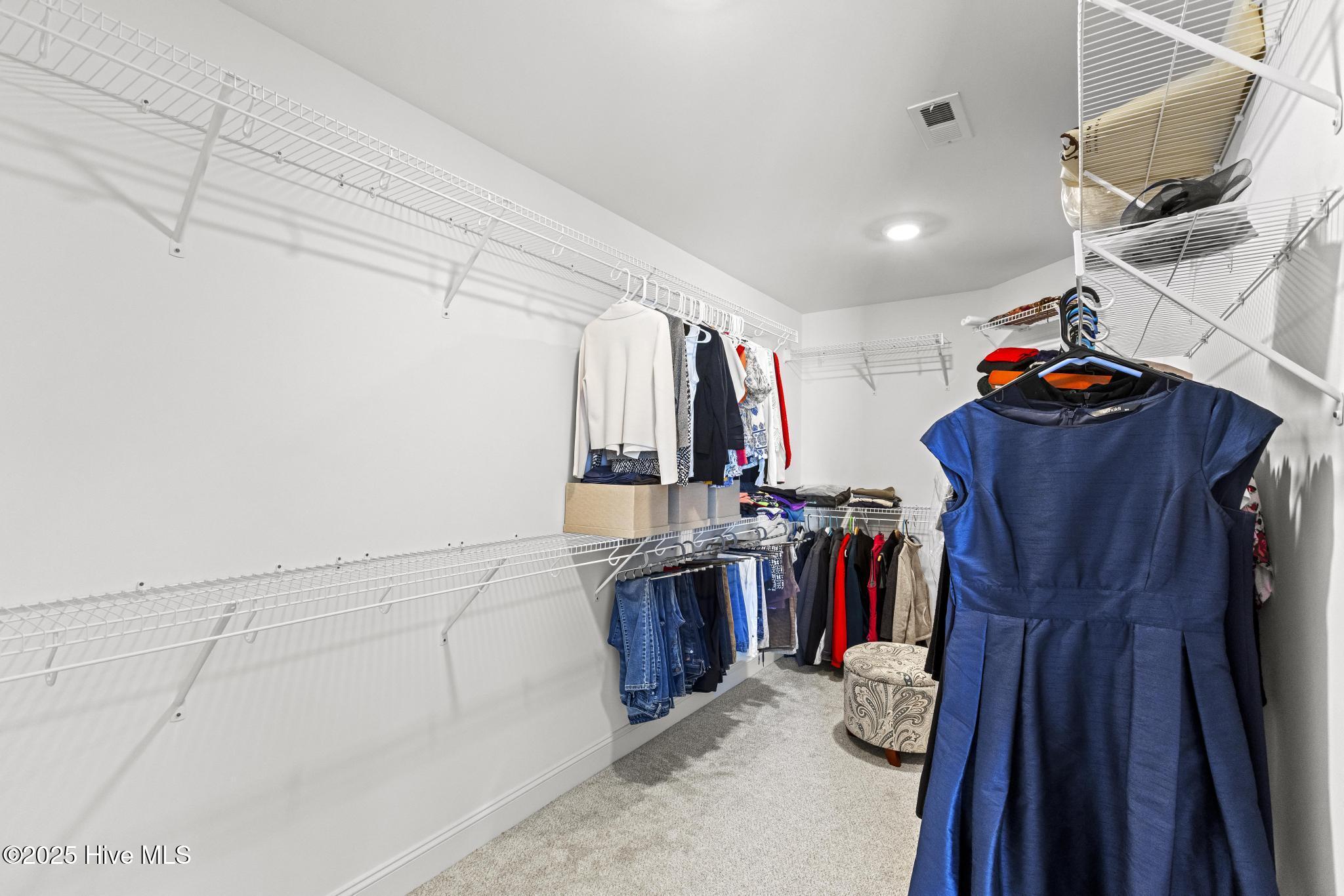 100528220 | Photo 28