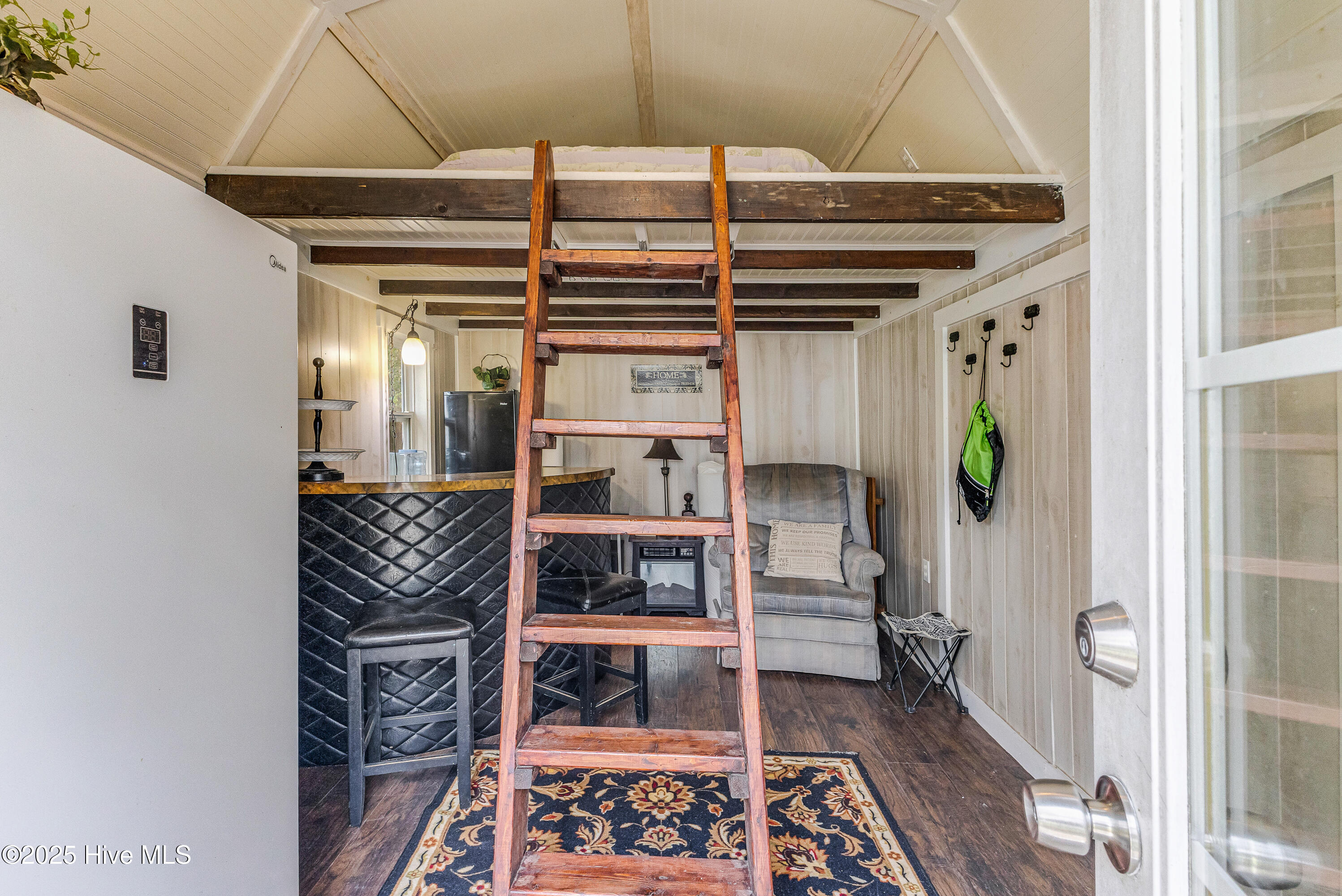 100531169 | Photo 60