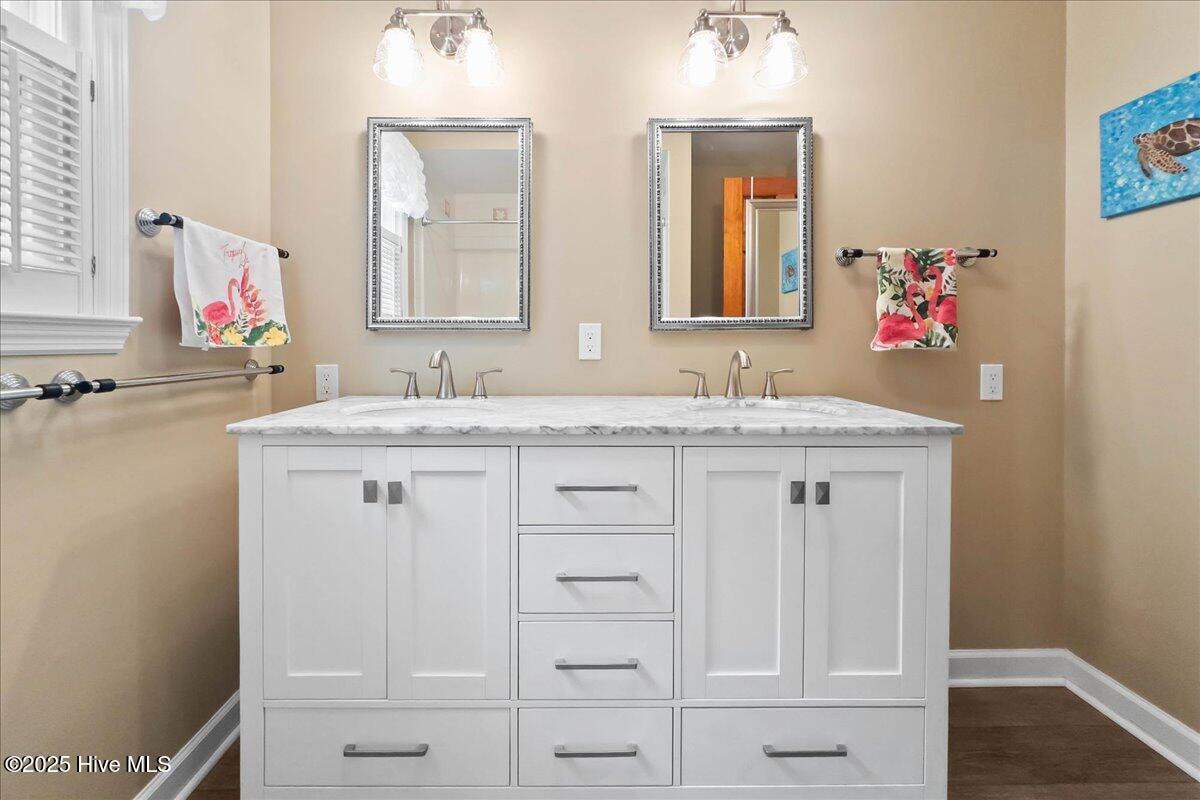 100512296 | Photo 26