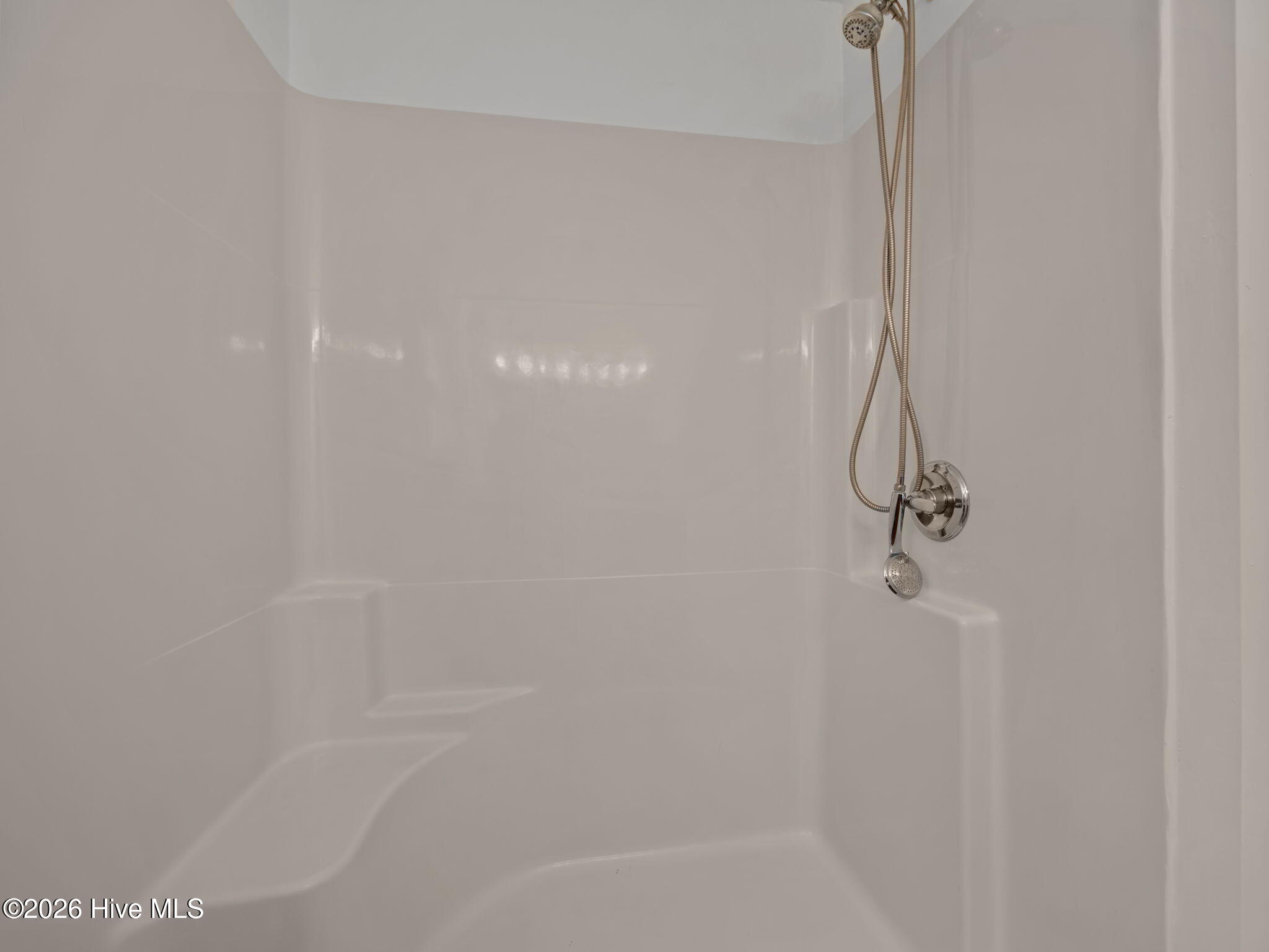 100548288 | Photo 48